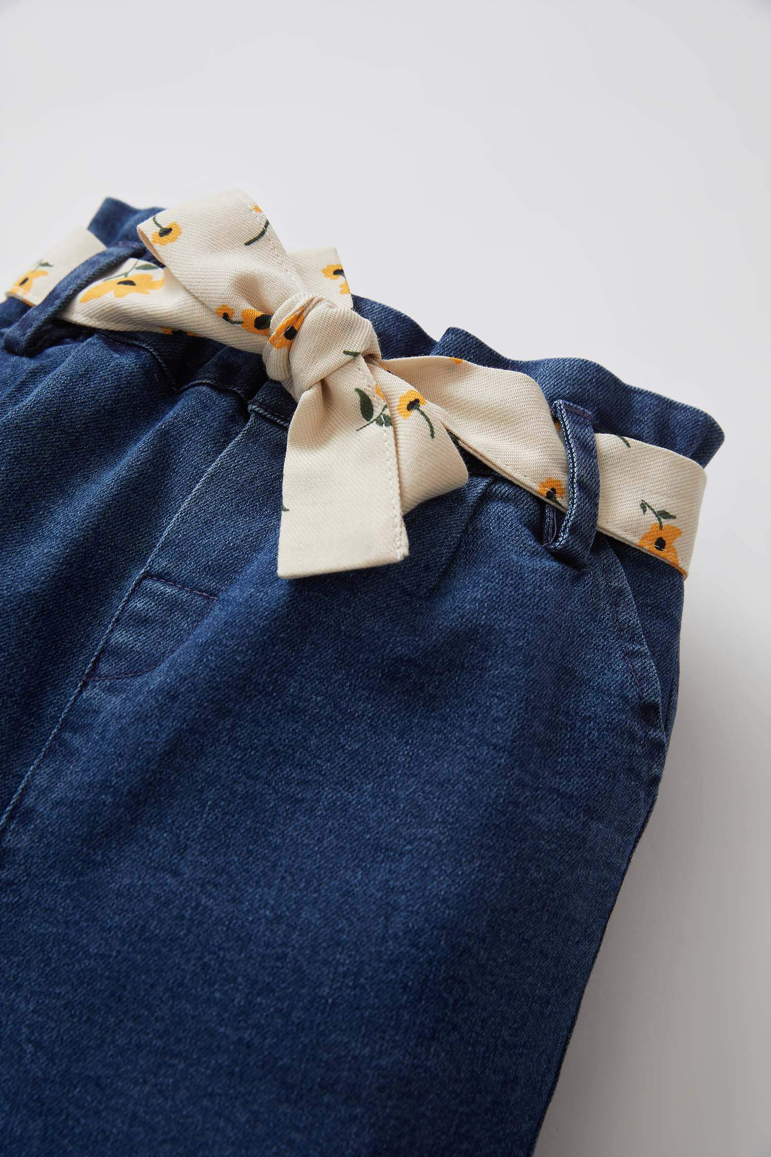 Kız Bebek Kuşaklı Jean Pantolon