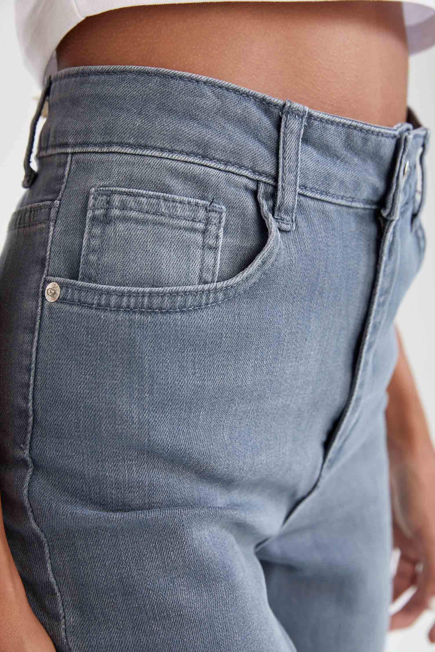 Slim Fit Yüksek Bel Yıkamalı Jean Pantolon