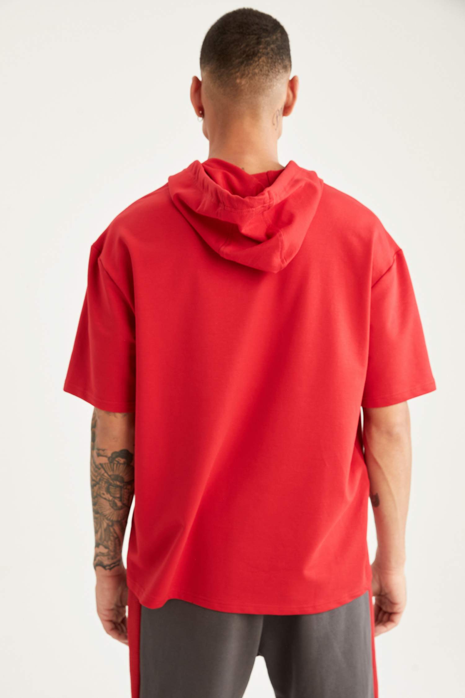 NBA Chicago Bulls Lisanslı Oversize Fit Kapüşonlu Kısa Kollu Tişör