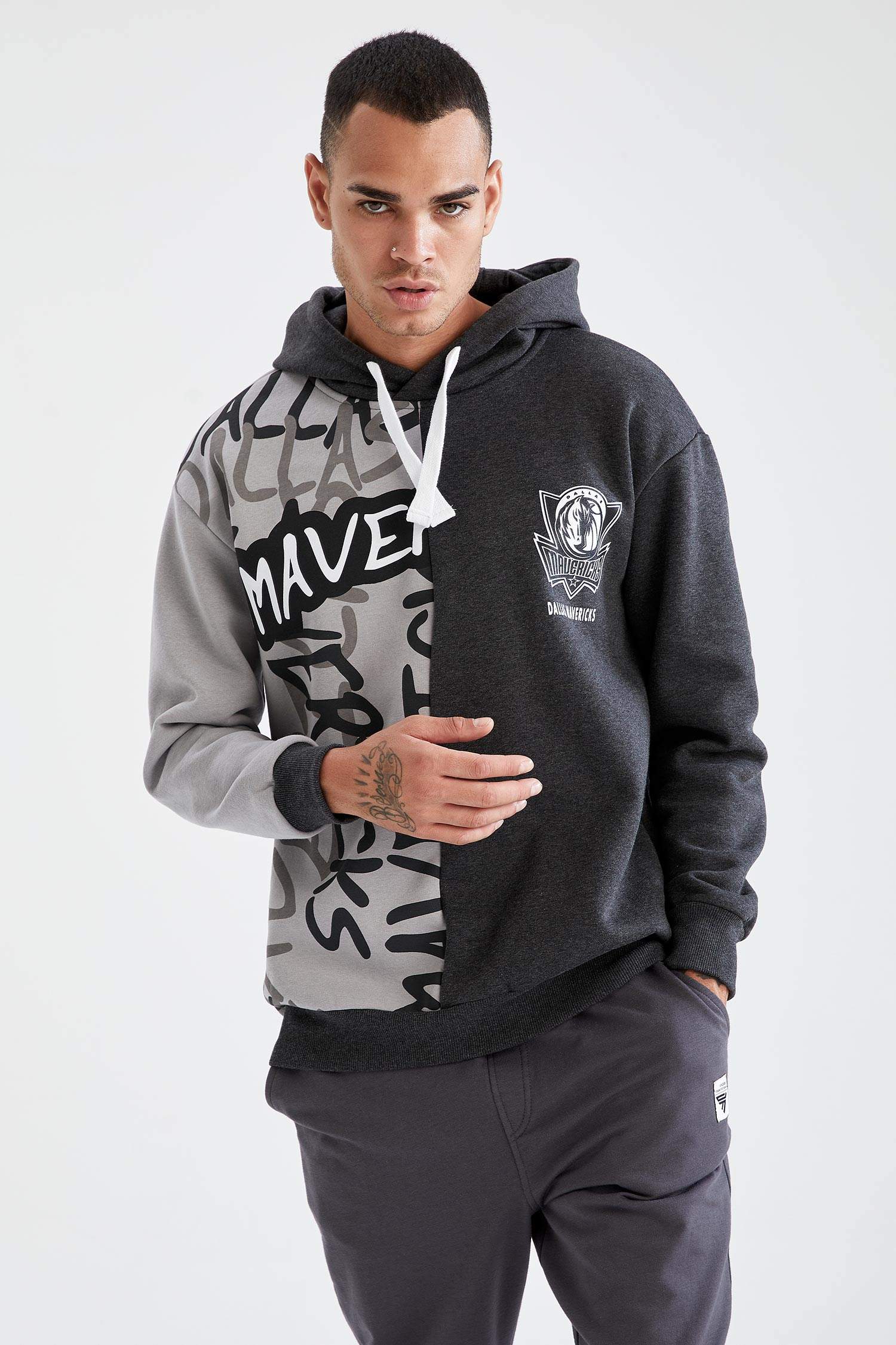NBA Dallas Mavericks Lisanslı Oversize Fit Kapüşonlu İçi Yumuşak Tüylü Sweatshirt