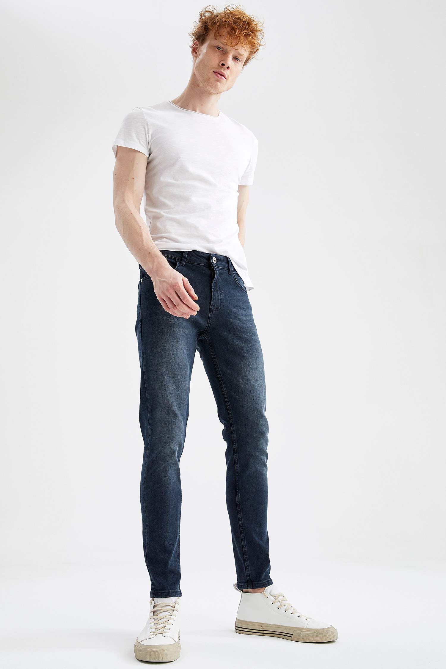 Slim Comfort Fit Normal Bel Dar Paça Yırtık Detaylı Jean Pantolon