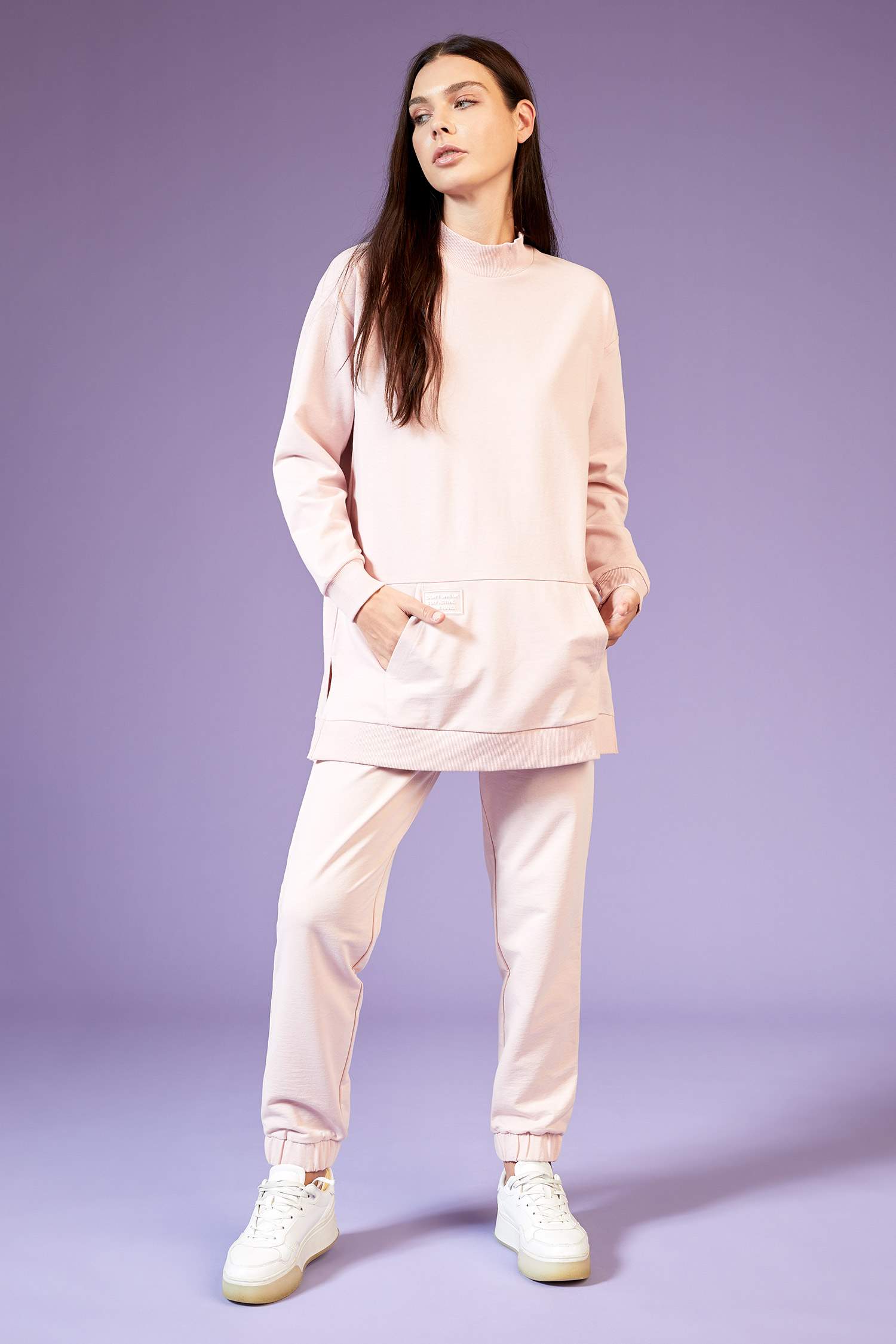 Minimal Baskılı Regular Fit Yarım Balıkçı Yaka Kanguru Cepli İçi Yumuşak Tüylü Sweat Tunik