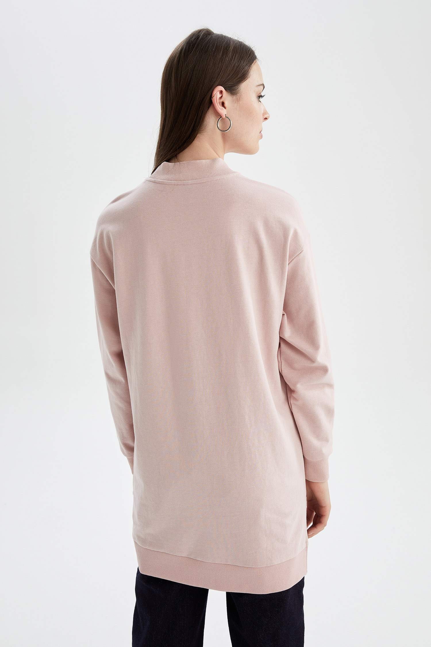 Minimal Baskılı Regular Fit Yarım Balıkçı Yaka Kanguru Cepli İçi Yumuşak Tüylü Sweat Tunik