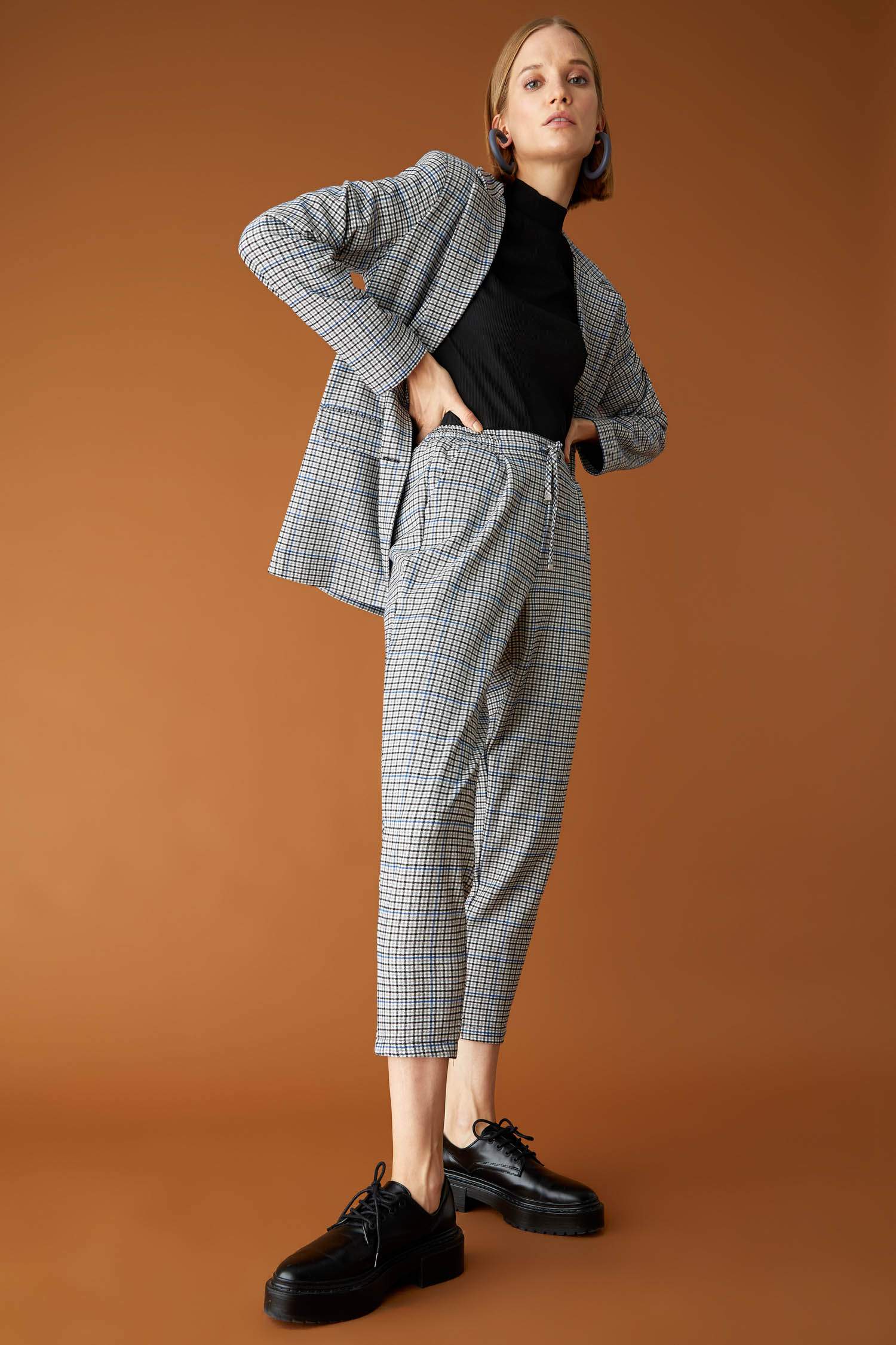 Ekoseli Beli Bağcıklı Relax Fit Jogger Pantolon