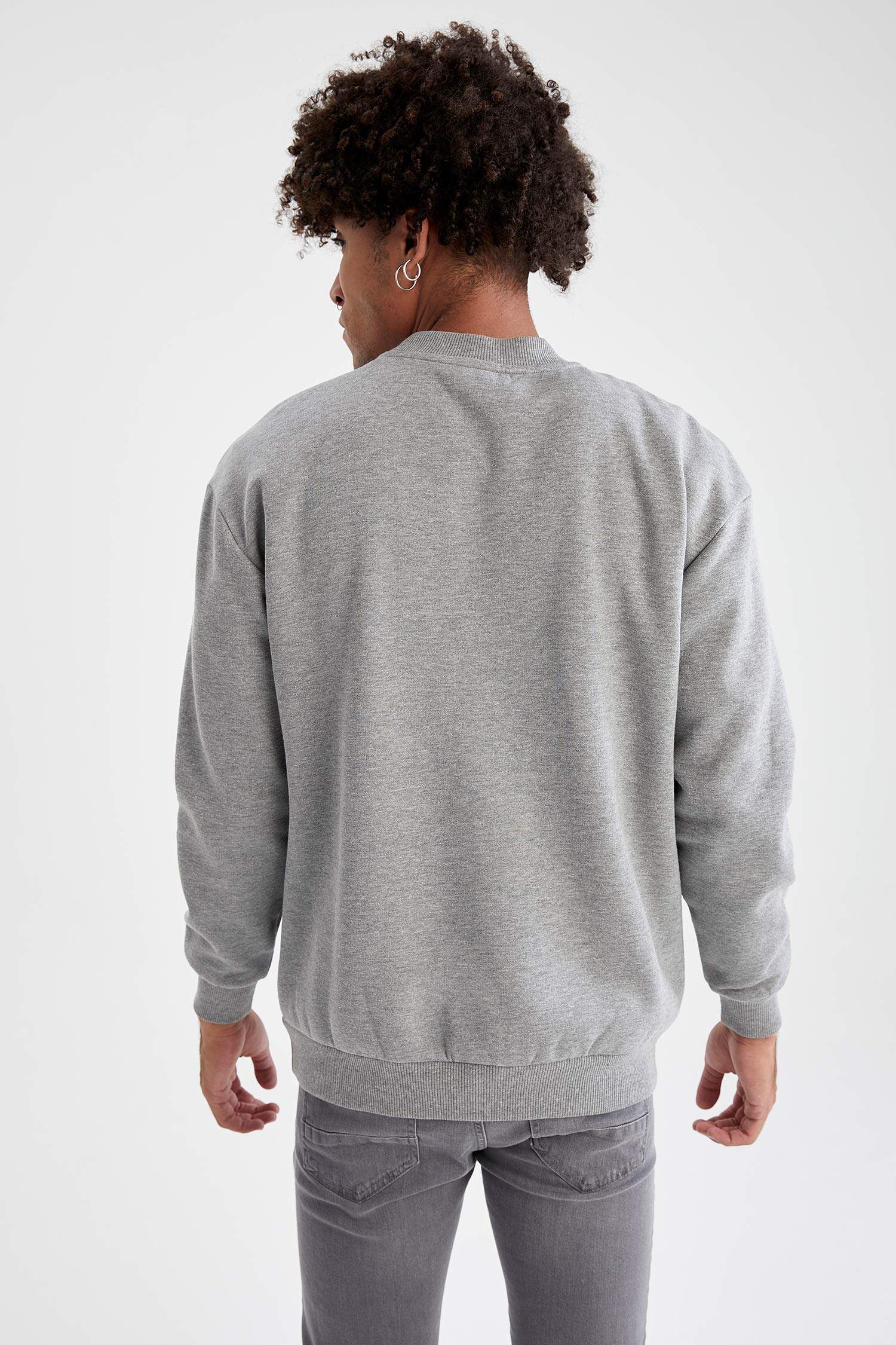 Boxy Fit Bisiklet Yaka Baskılı İçi Yumuşak Tüylü Sweatshirt
