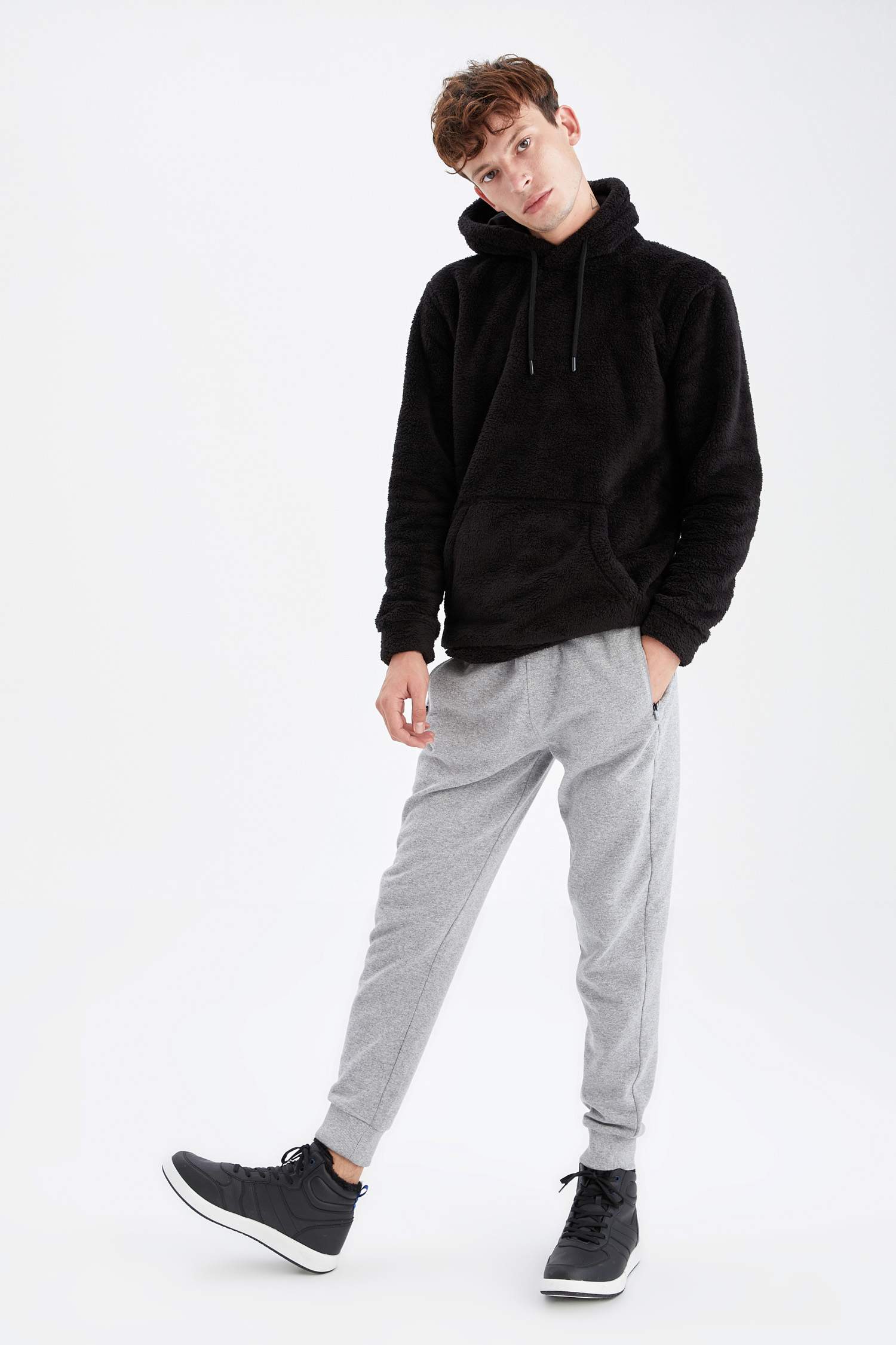 Regular Fit Kapüşonlu Kanguru Cepli Isı Yalıtımlı Warmtech Uzun Kollu Sweatshirt