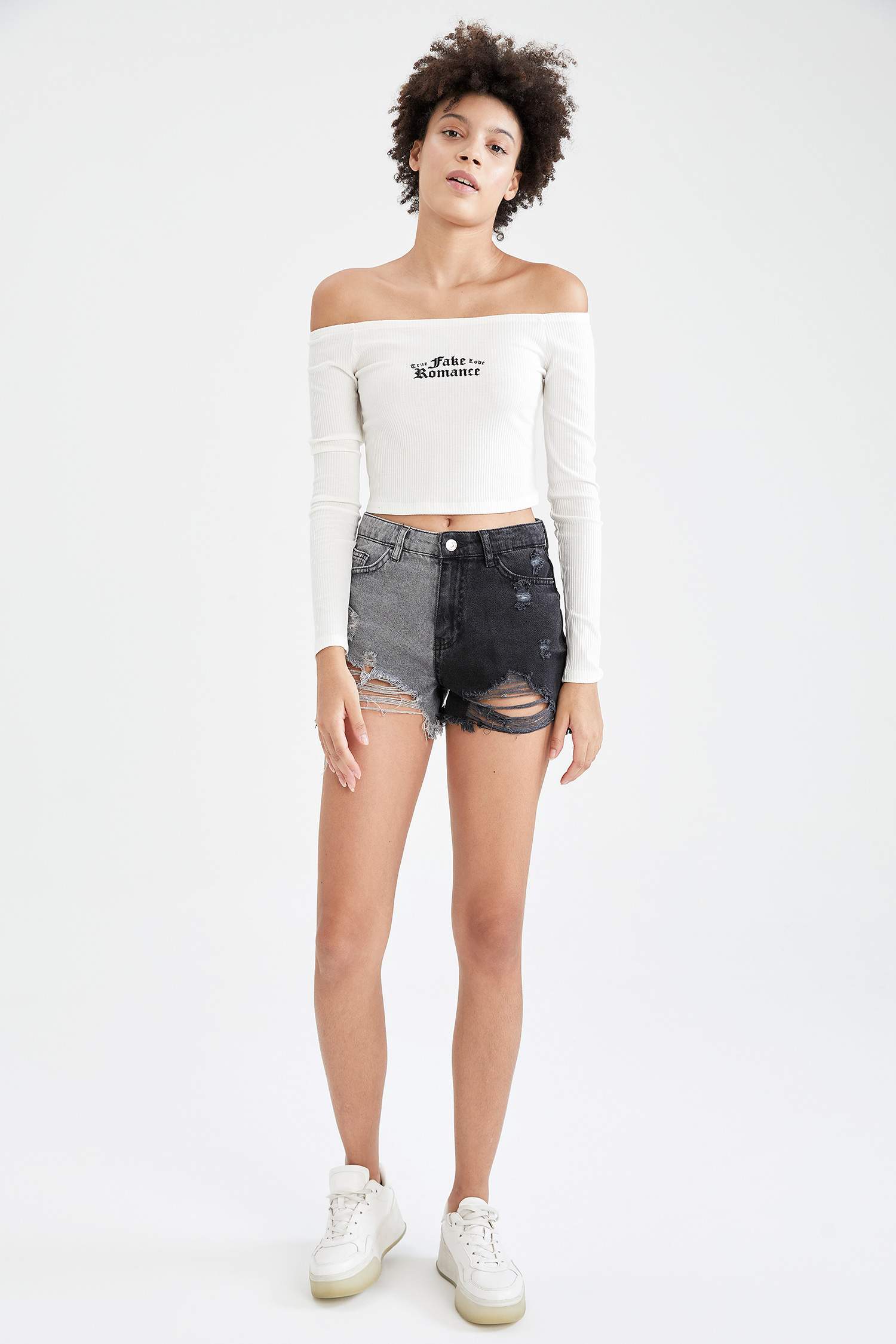 Coool Gotik Slogan Baskılı Carmen Yaka Slim Fit Crop Tişört