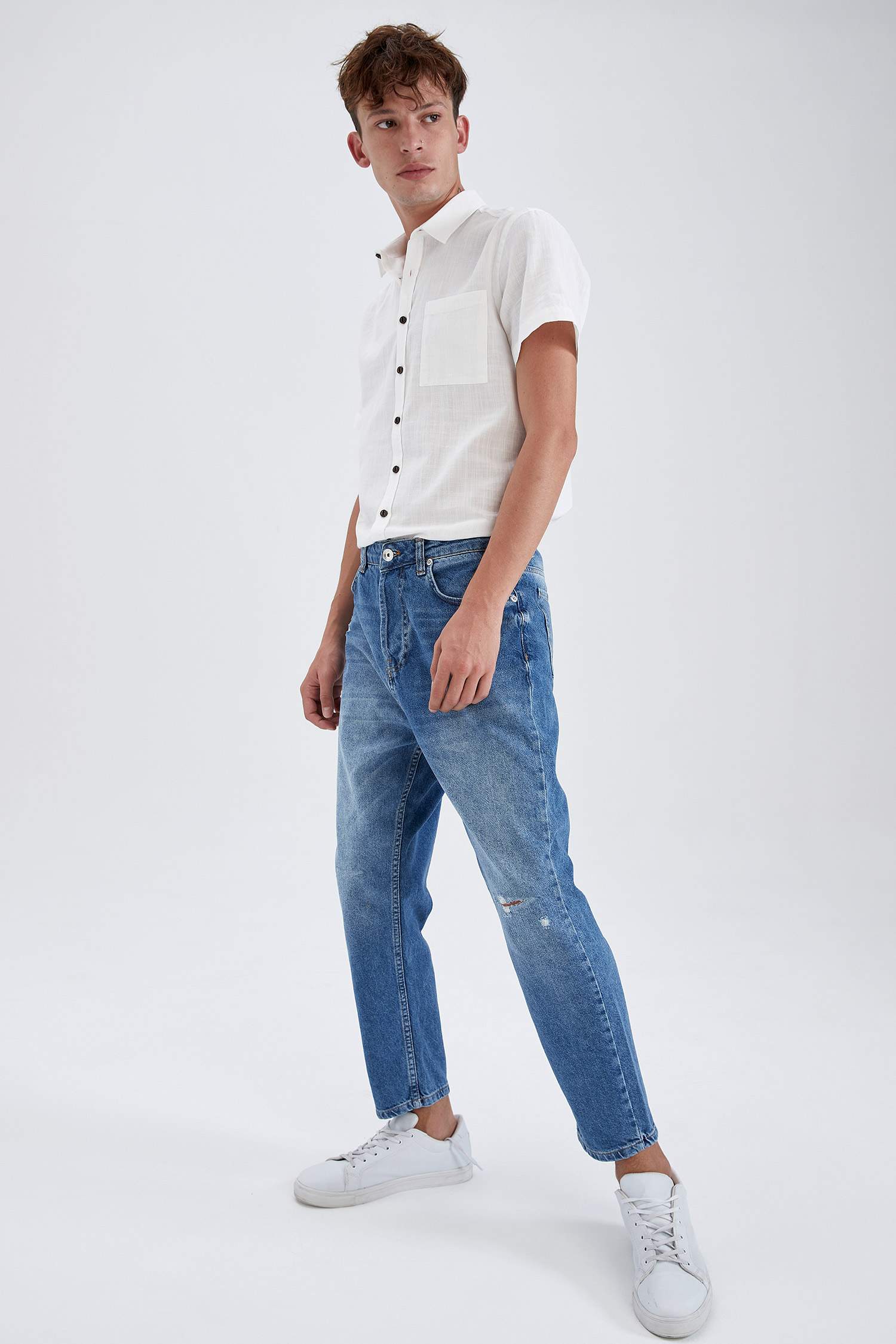 Loose Fit Yırtık Detaylı Jean Pantolon