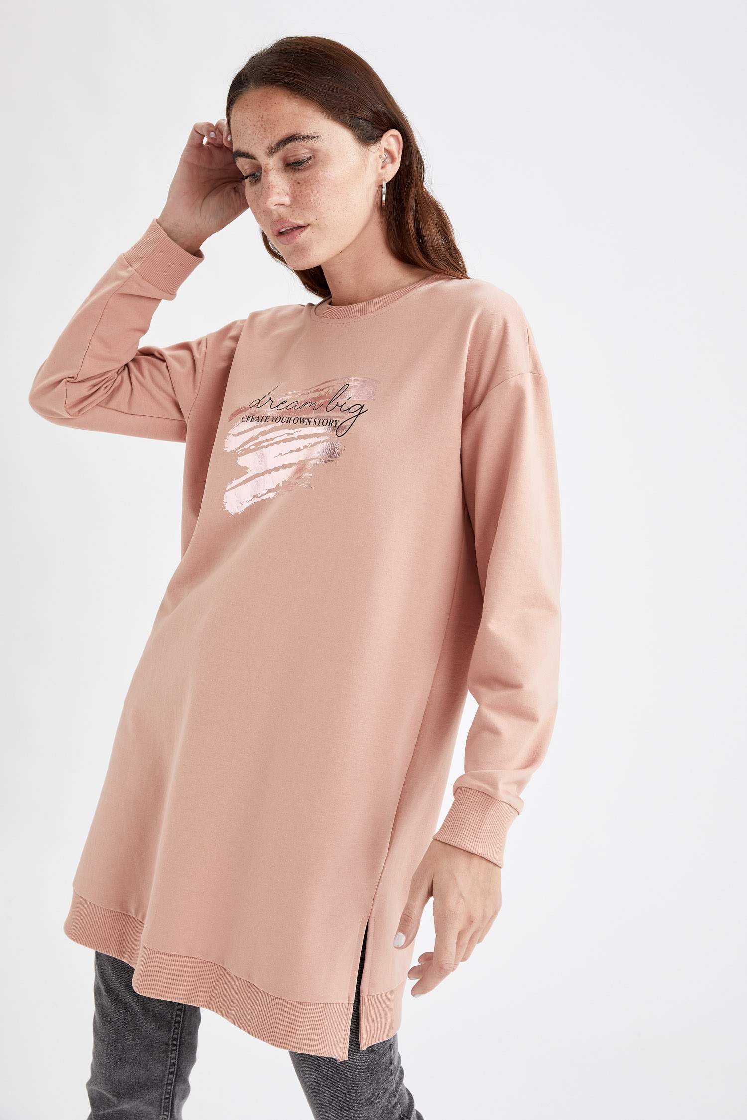 Slogan Baskılı Yırtmaç Detaylı Relax Fit İçi Yumuşak Tüylü Sweat Tunik