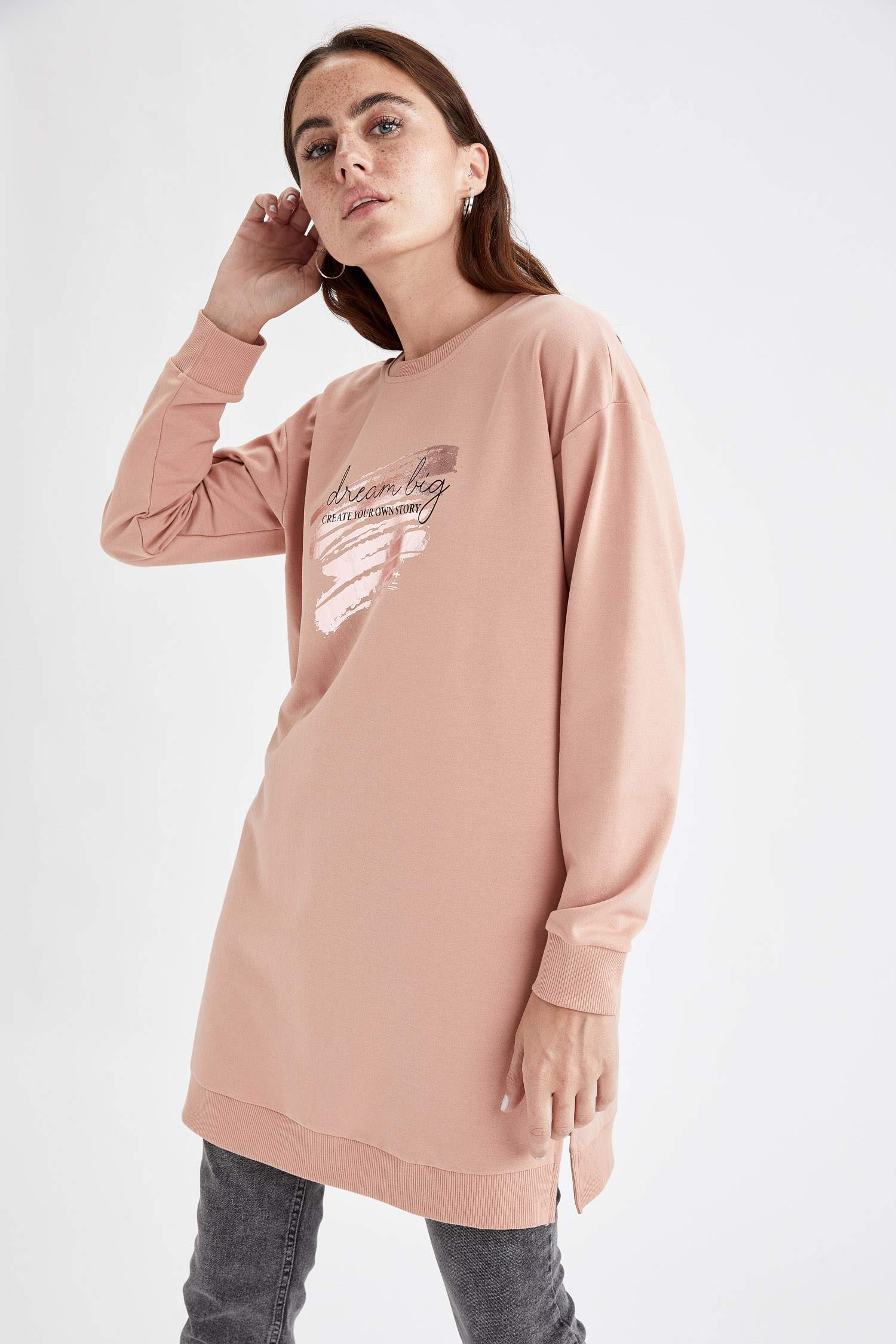 Slogan Baskılı Yırtmaç Detaylı Relax Fit İçi Yumuşak Tüylü Sweat Tunik