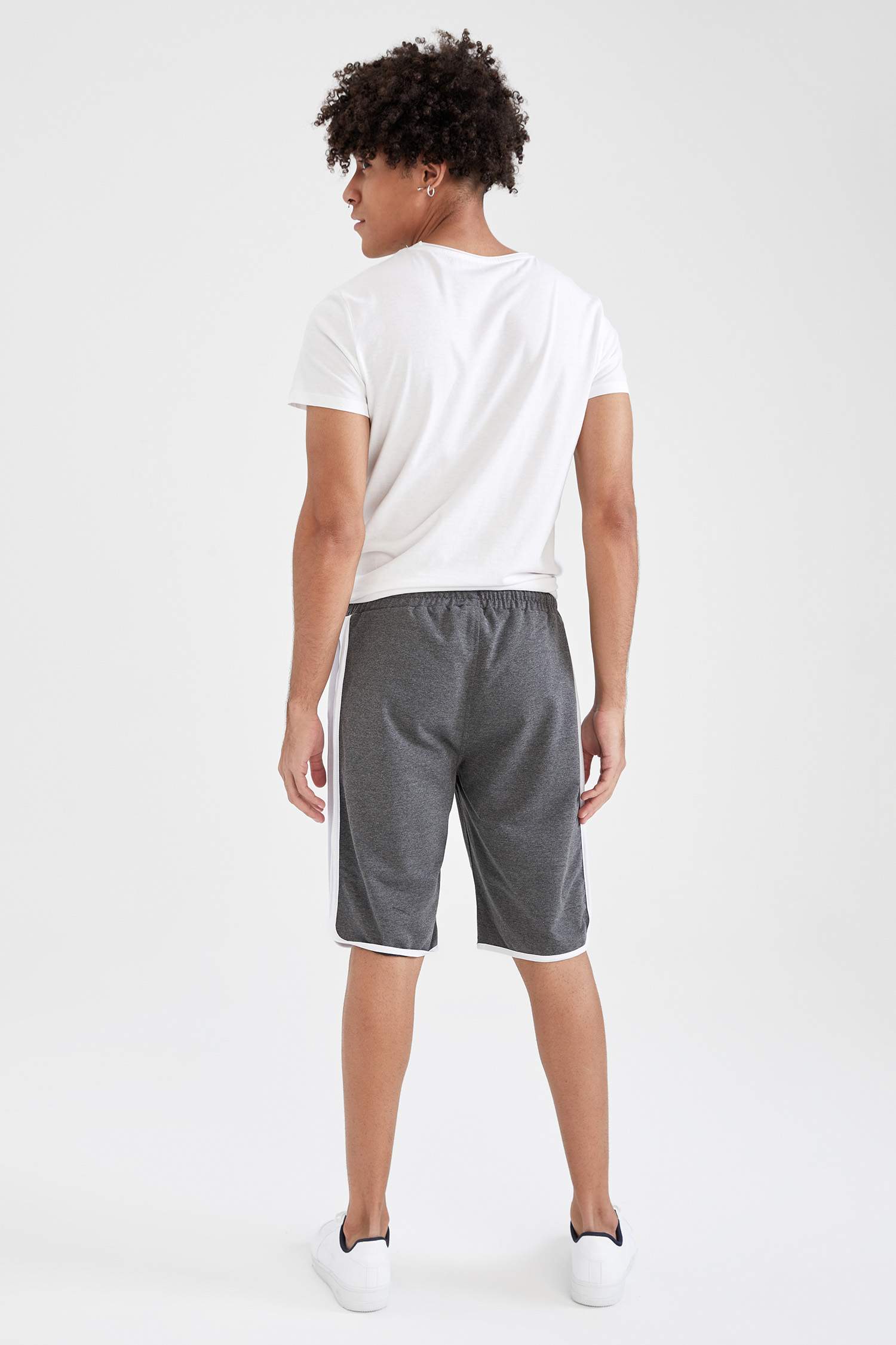 Slim Fit Baskılı Şort