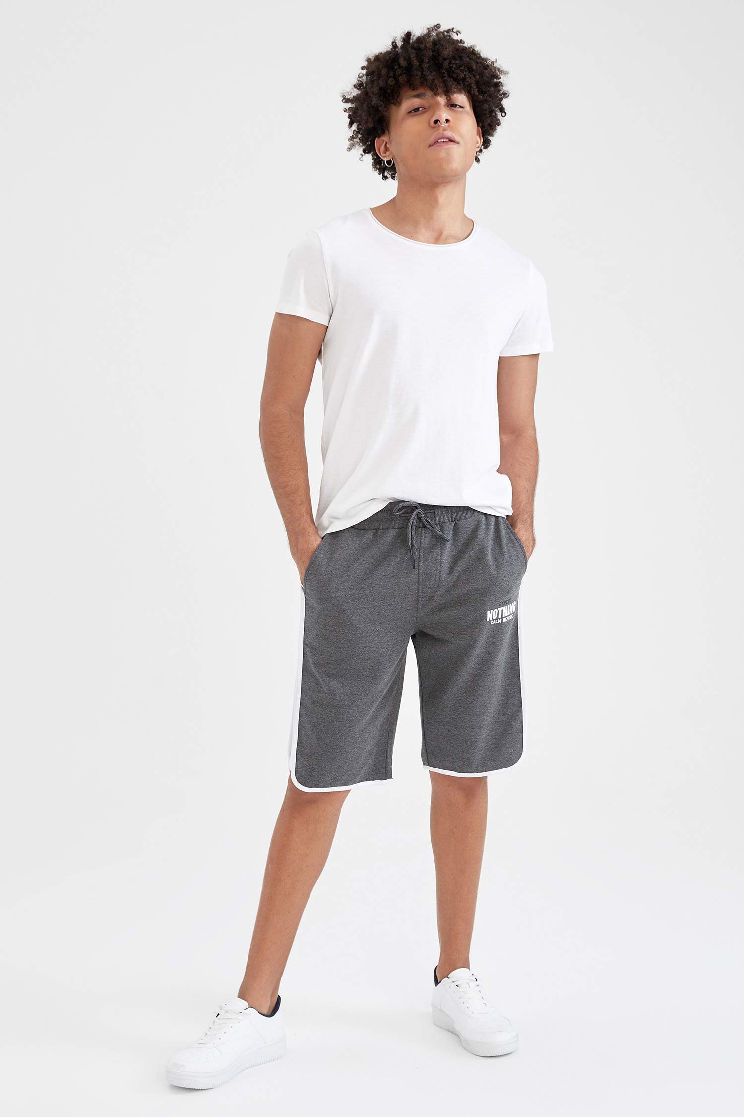 Slim Fit Baskılı Şort