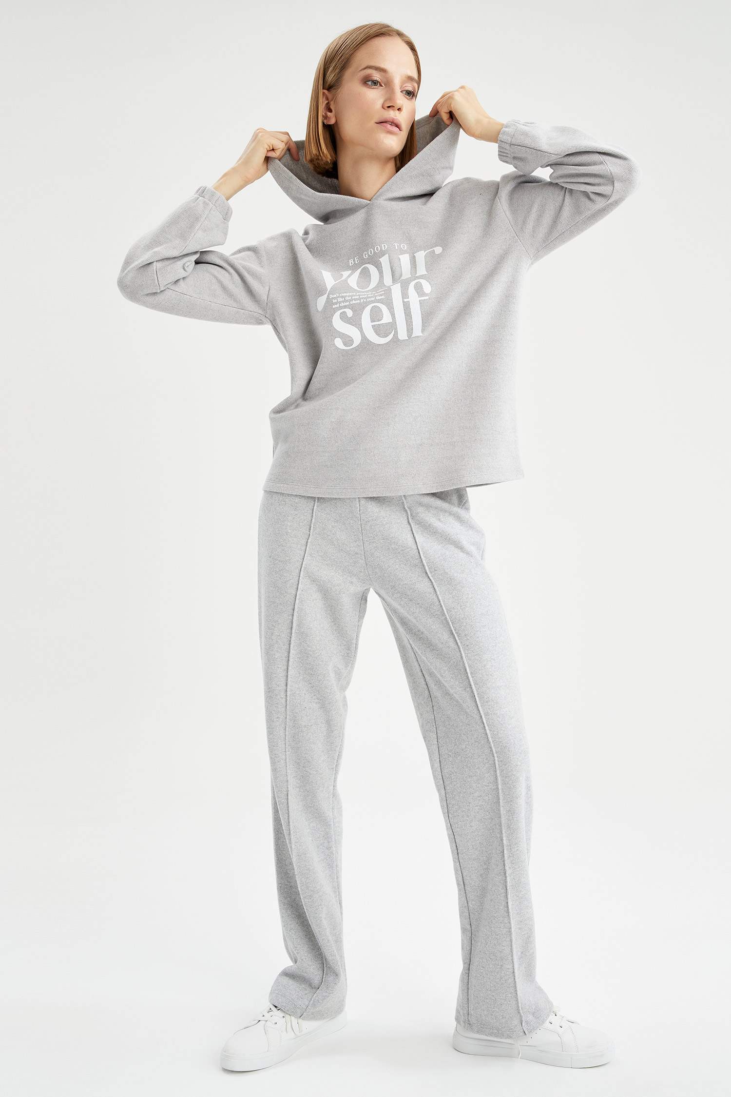 Beli Bağcıklı Cepli Relax Fit Eşofman Altı