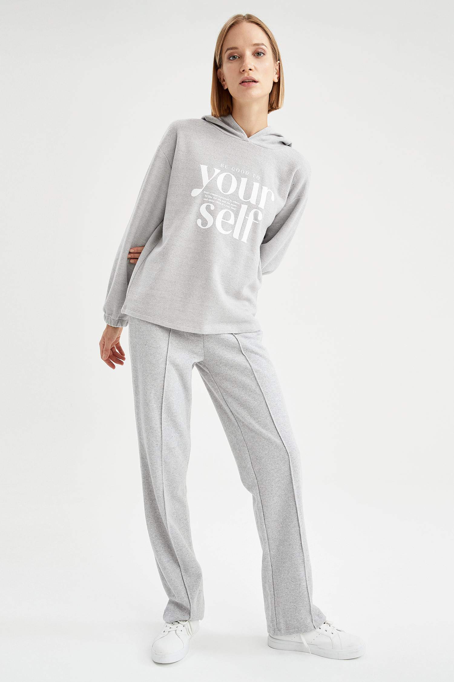 Beli Bağcıklı Cepli Relax Fit Eşofman Altı