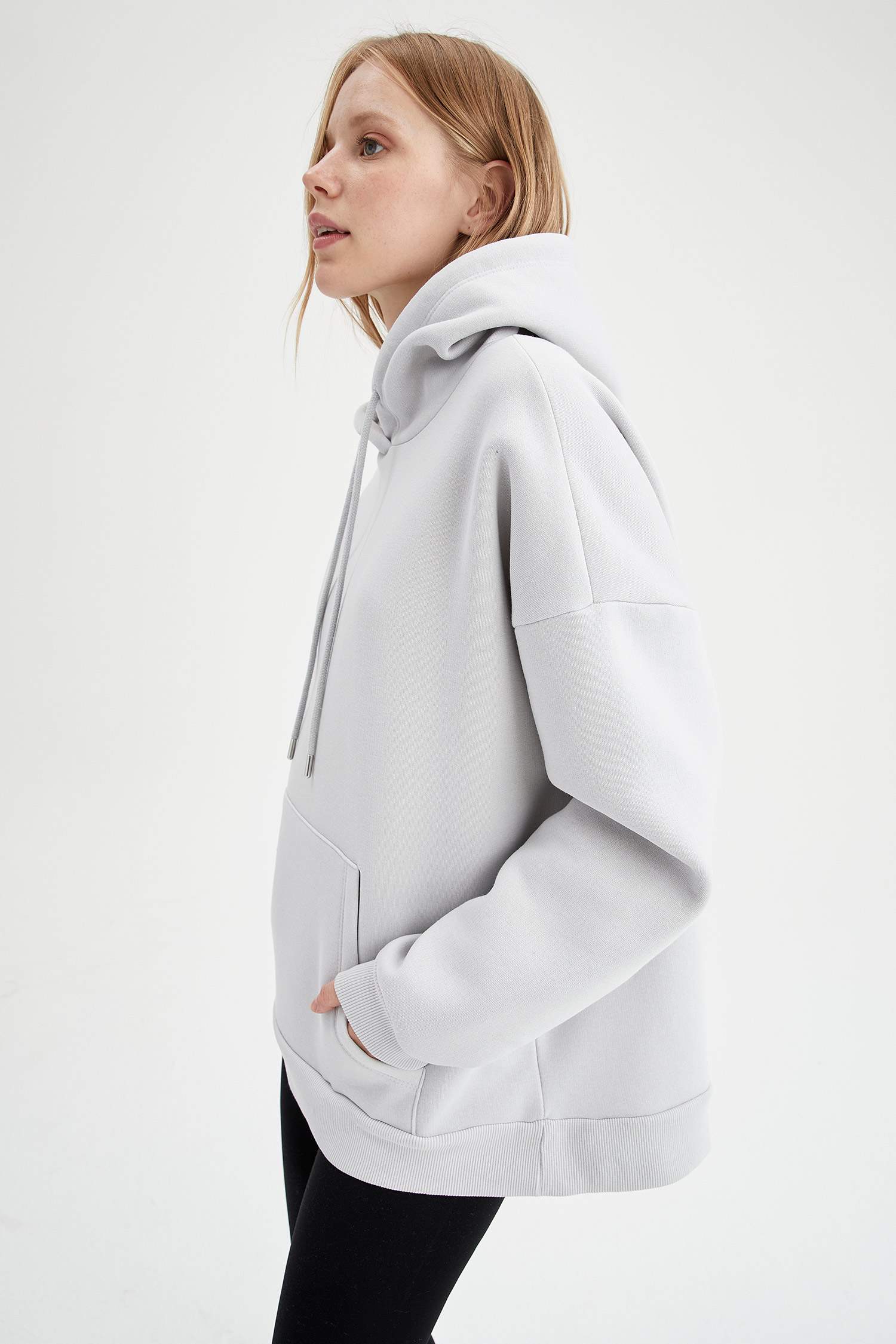 Oversize Fit Kapüşonlu Kanguru Cepli İçi Yumuşak Tüylü Sweatshirt