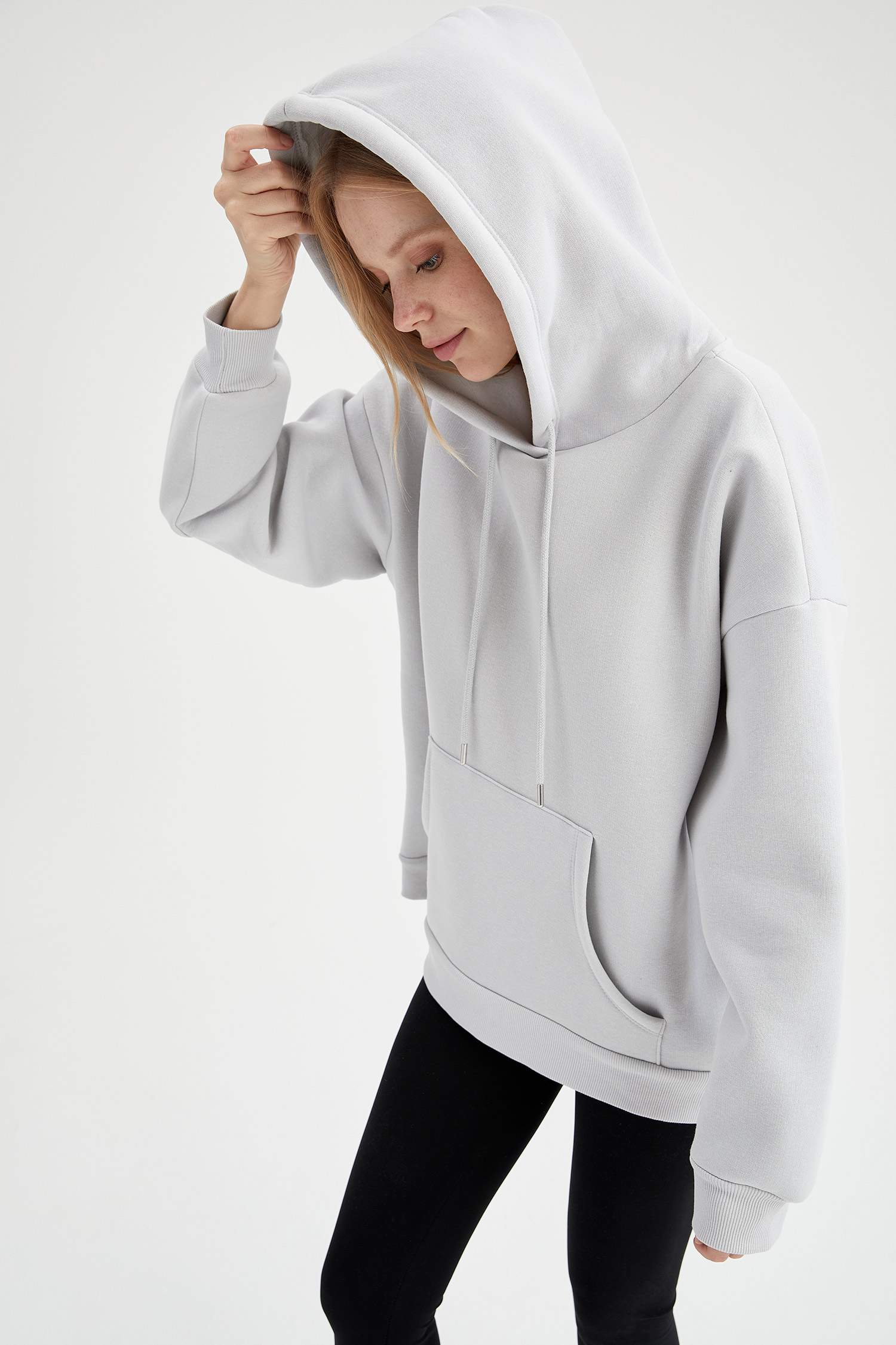 Oversize Fit Kapüşonlu Kanguru Cepli İçi Yumuşak Tüylü Sweatshirt