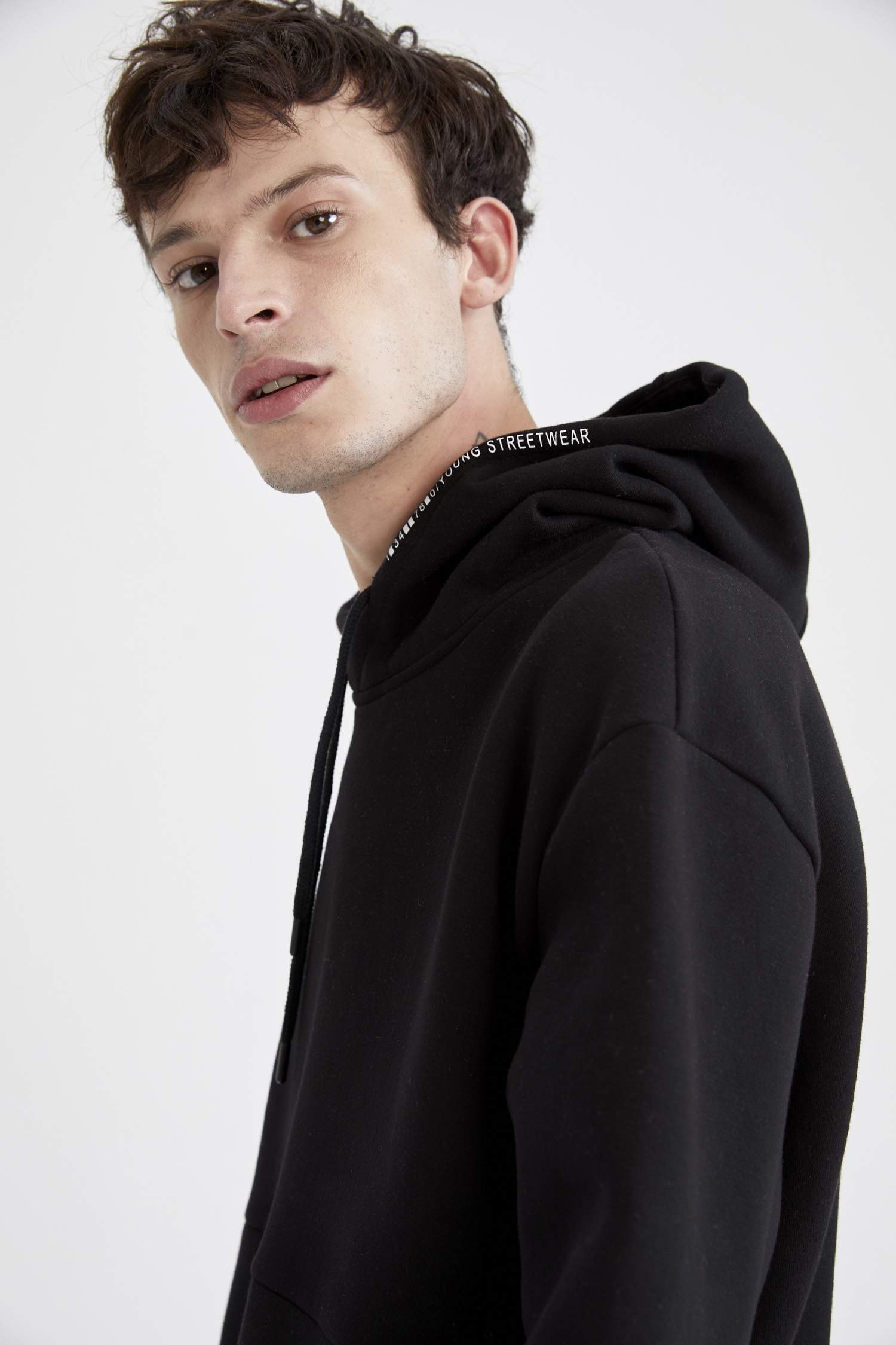 Oversize Fit Kapüşonlu İçi Yumuşak Tüylü Uzun Kollu Sweatshirt