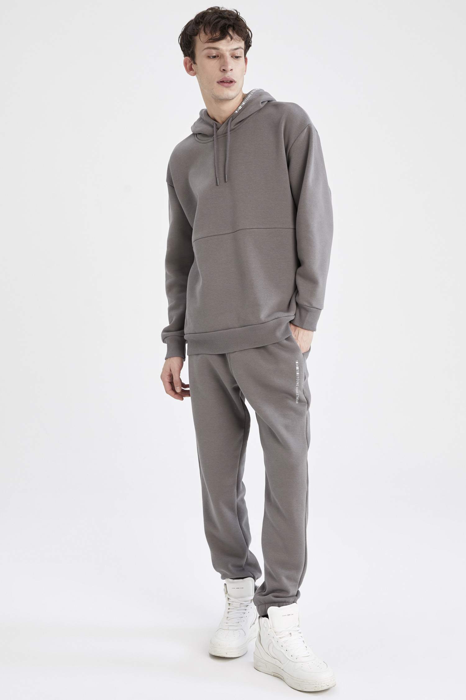Oversize Fit Kapüşonlu İçi Yumuşak Tüylü Uzun Kollu Sweatshirt
