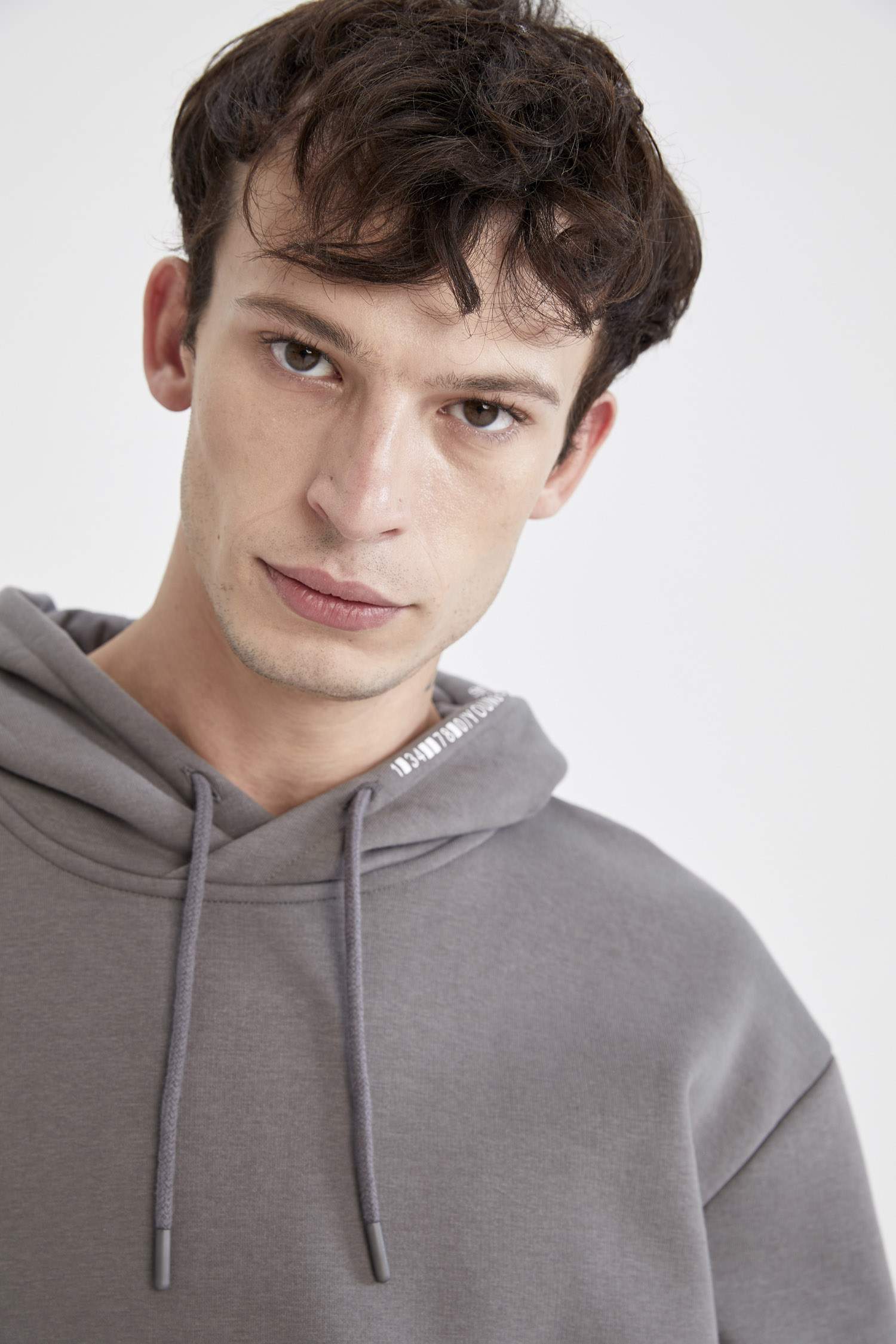 Oversize Fit Kapüşonlu İçi Yumuşak Tüylü Uzun Kollu Sweatshirt