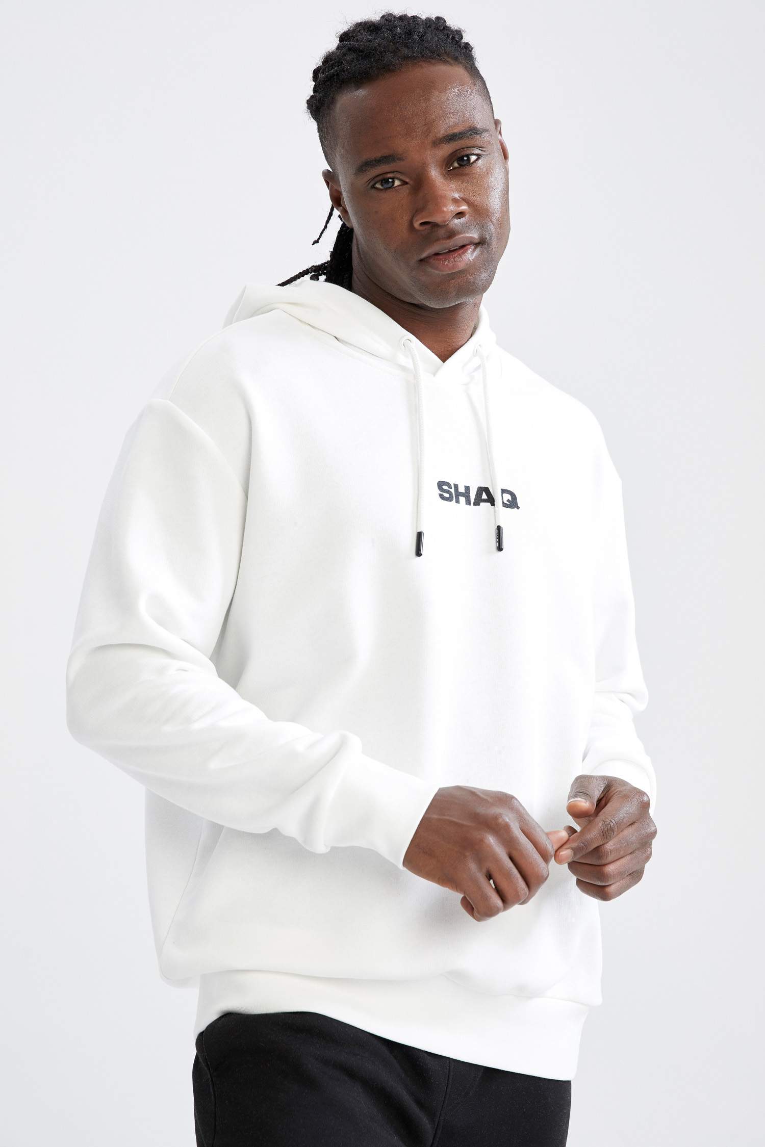 Defacto FitShaquille O'Neal Lisanslı Oversize Fit Sırt Baskılı Kapüşonlu Sweatshirt