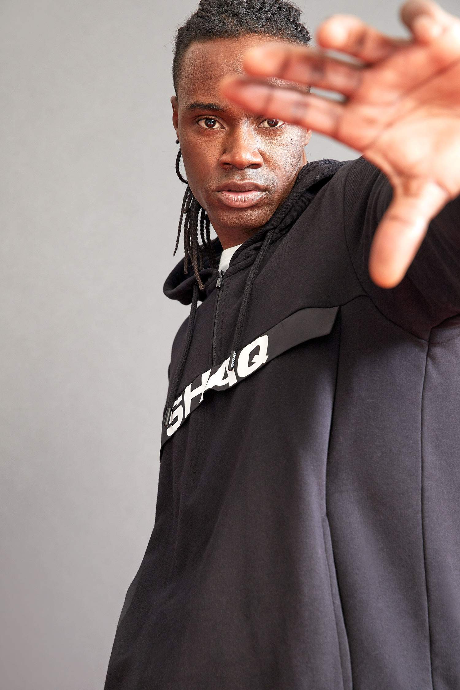 Defacto Fit Shaquille O'Neal Lisanslı Standart Fit Kapüşonlu Fermuarlı Sweatshirt