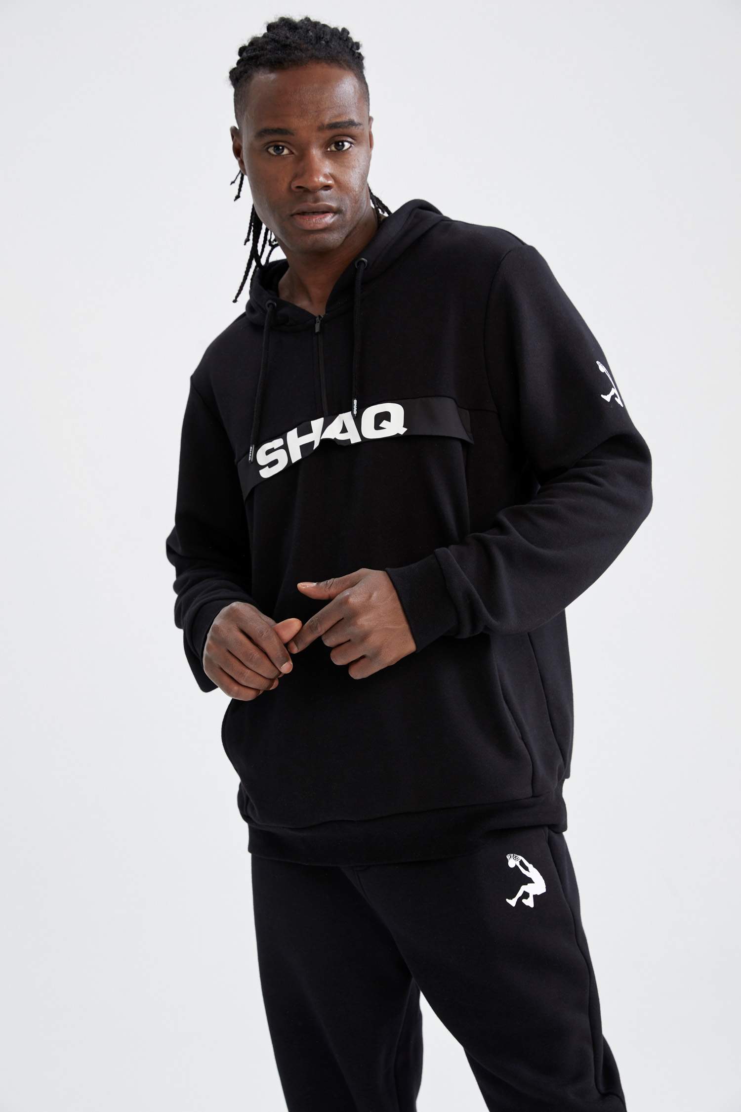 Defacto Fit Shaquille O'Neal Lisanslı Standart Fit Kapüşonlu Fermuarlı Sweatshirt