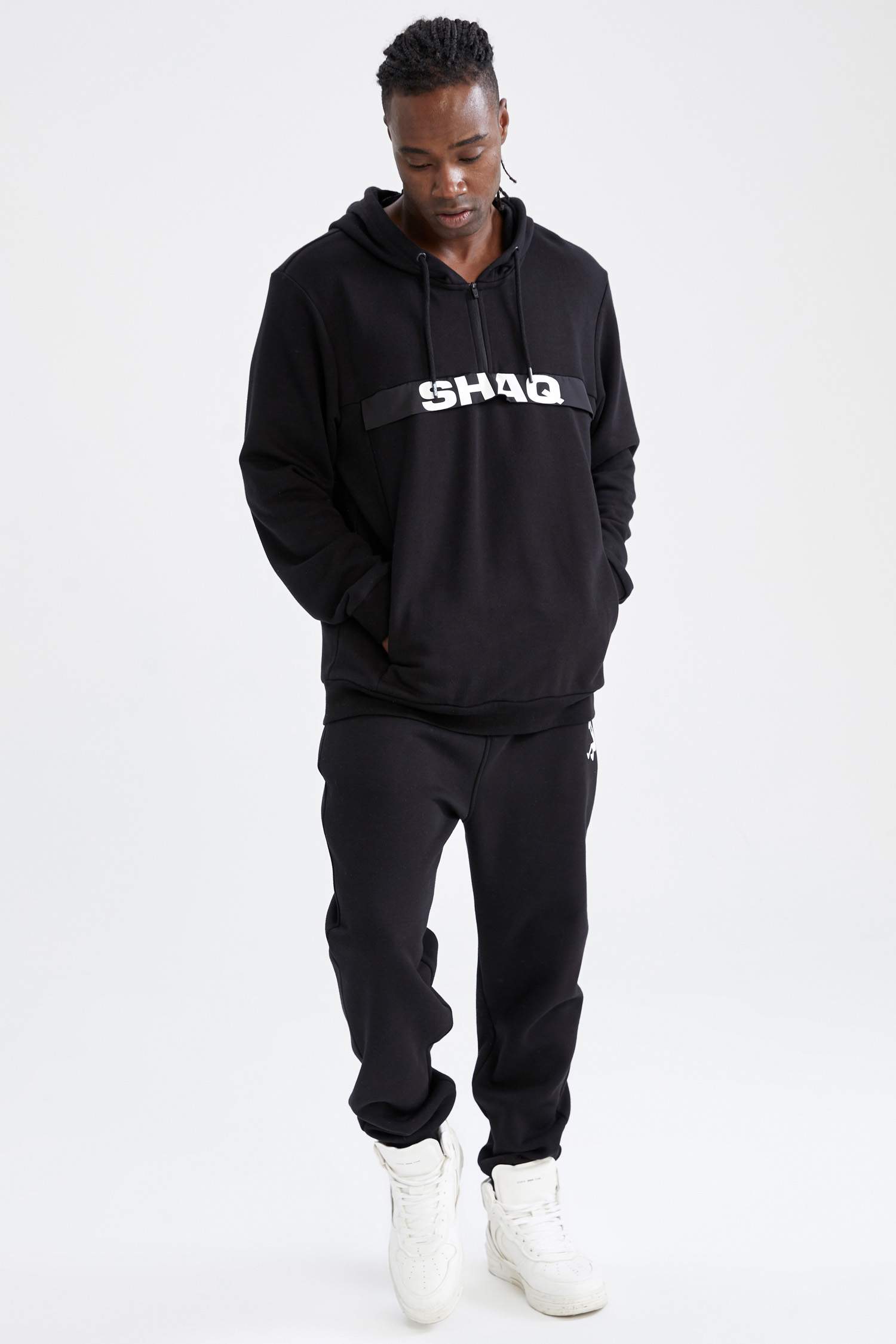 Defacto Fit Shaquille O'Neal Lisanslı Standart Fit Kapüşonlu Fermuarlı Sweatshirt