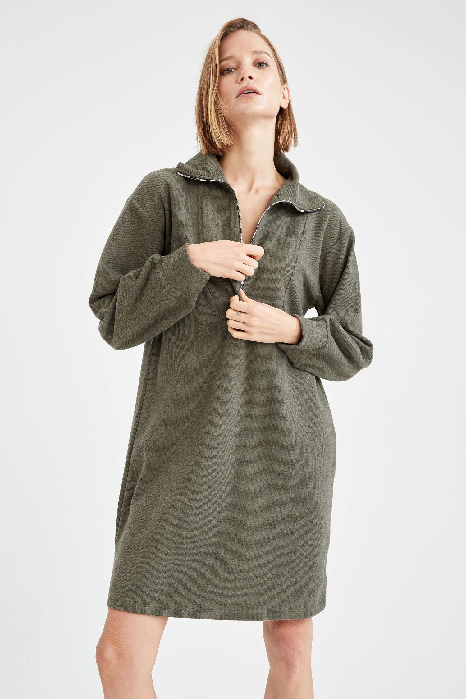 Balıkçı Yaka Fermuarlı Relax Fit Sweat Elbise