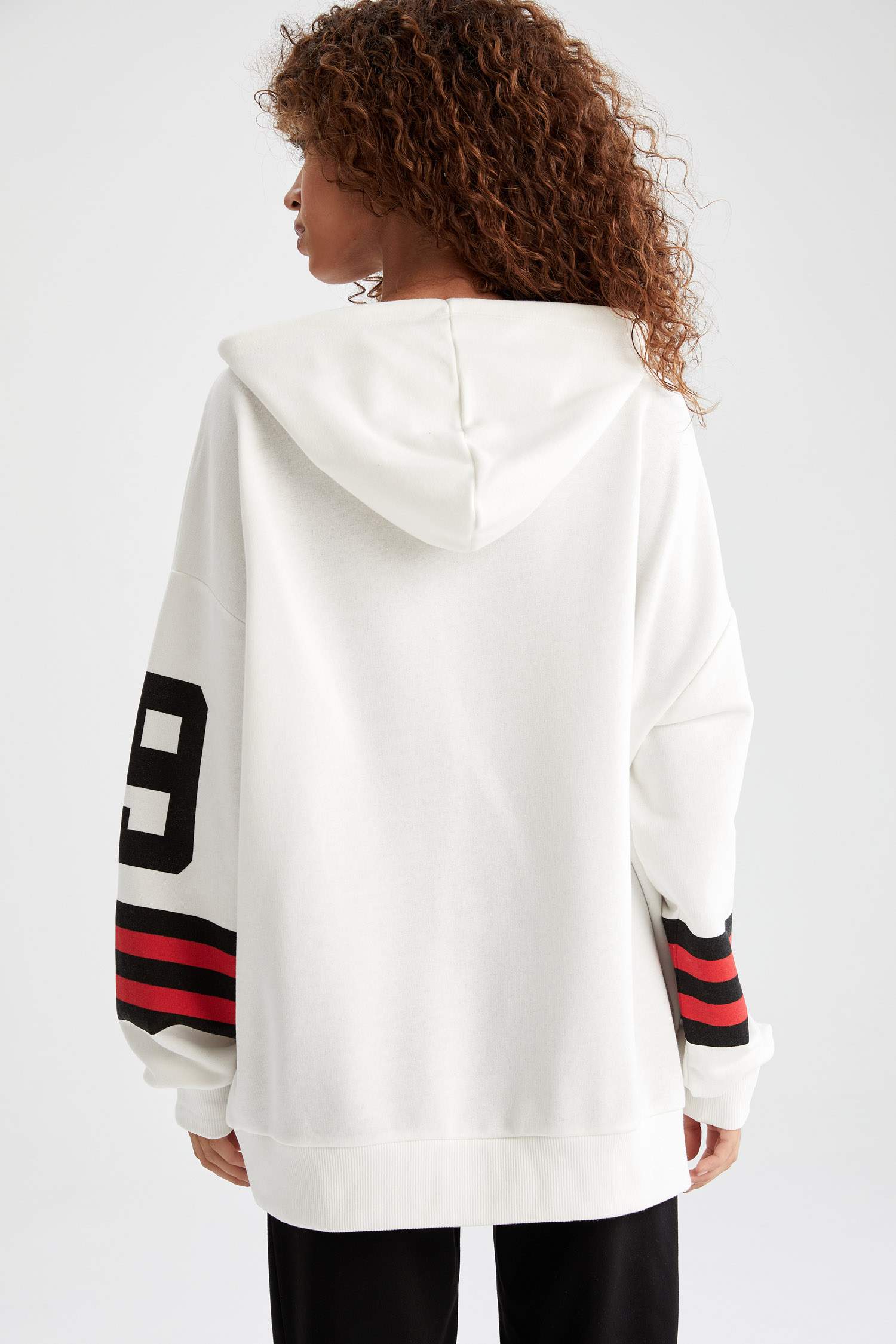 Kolej Desenli Oversize Fit Kapüşonlu Uzun Kollu Sweatshirt