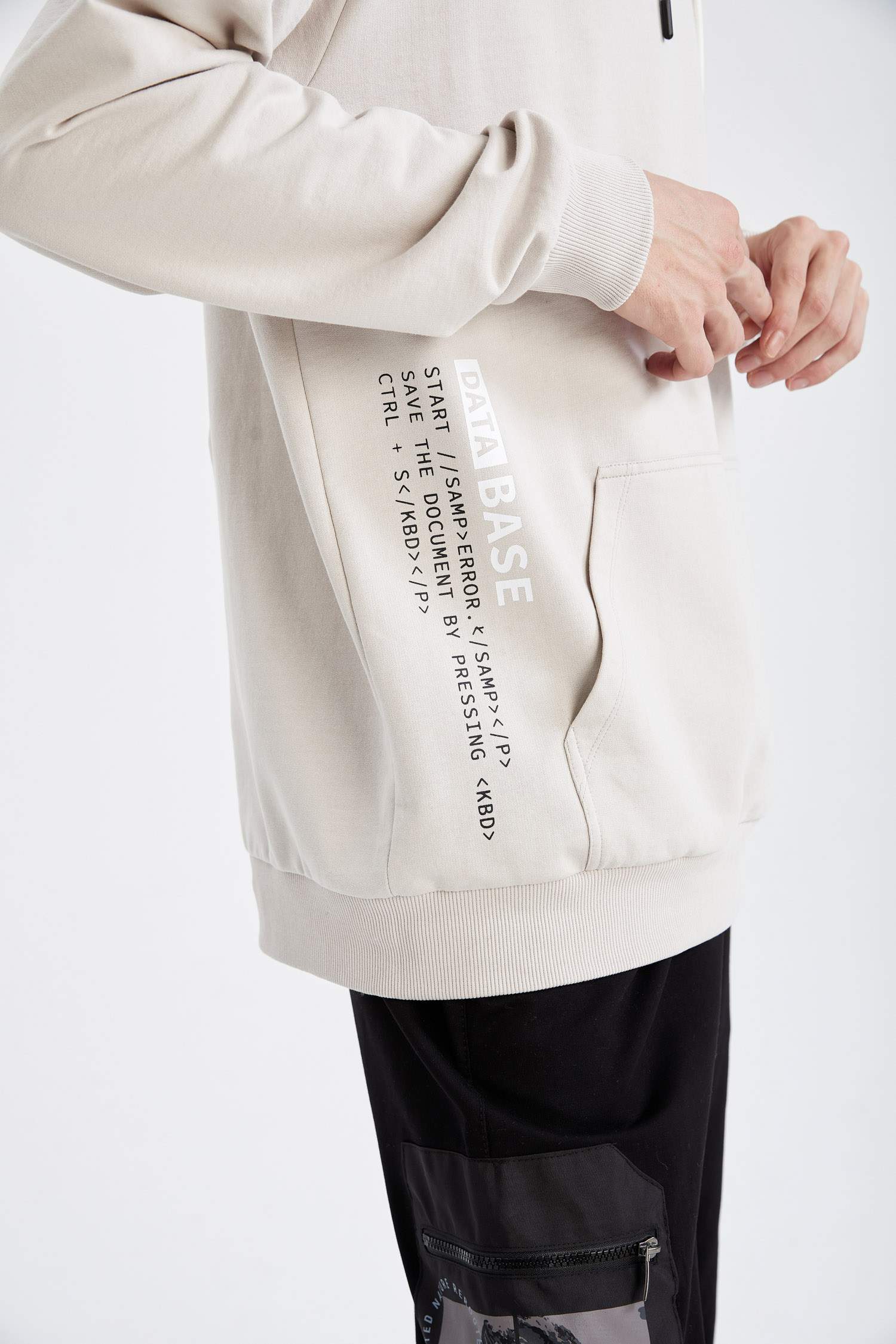 Oversize Fit Kapüşonlu Kanguru Cepli Uzun Kollu Sweatshirt