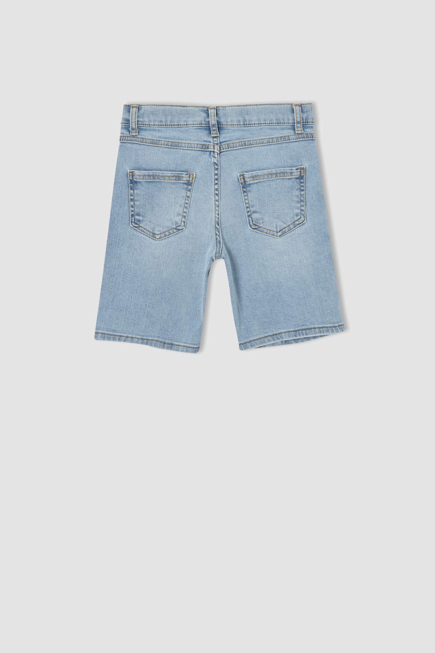 Erkek Çocuk Regular Fit Yıpratma Detaylı Jean Bermuda Şort
