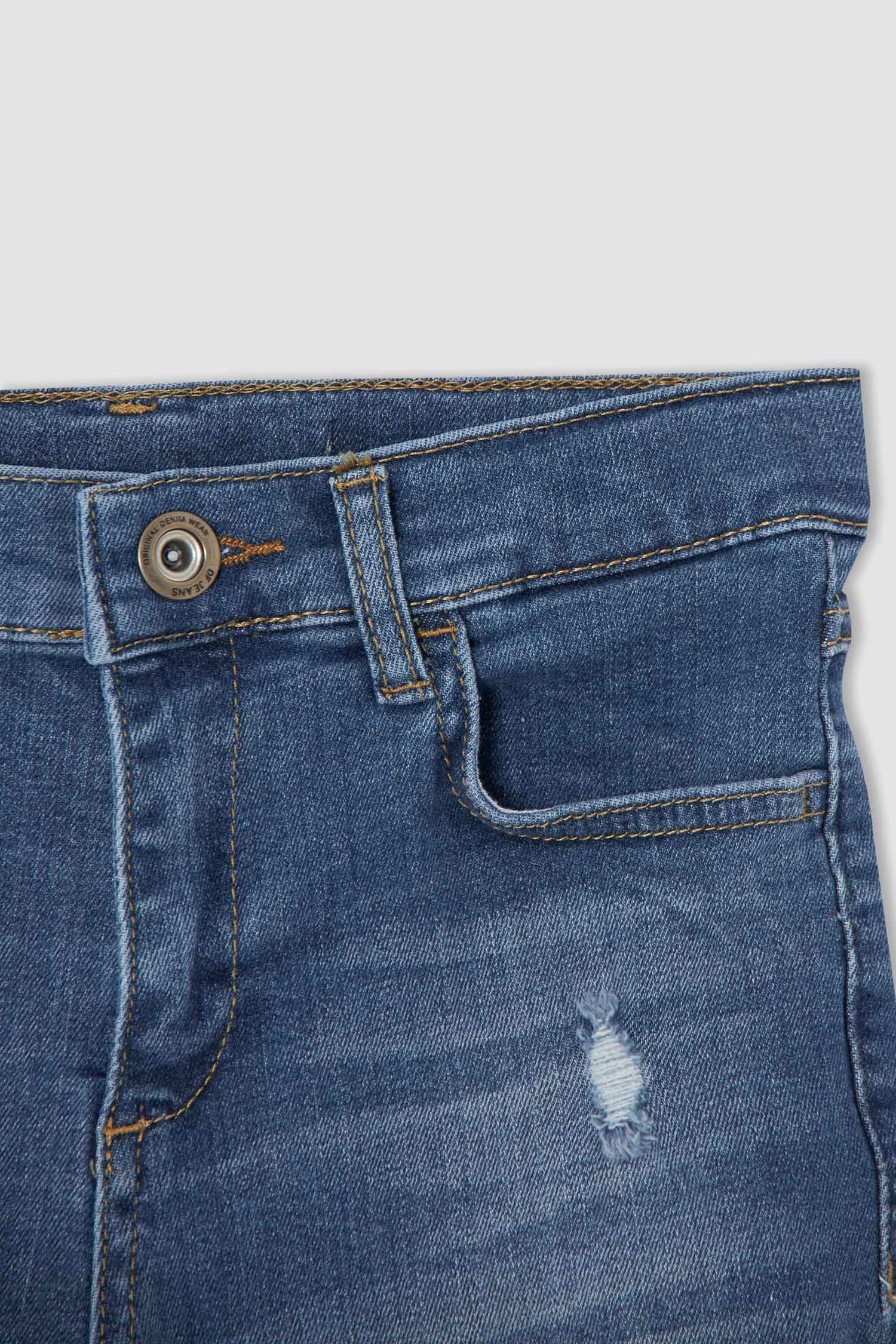 Erkek Çocuk Regular Fit Yıpratma Detaylı Jean Bermuda Şort
