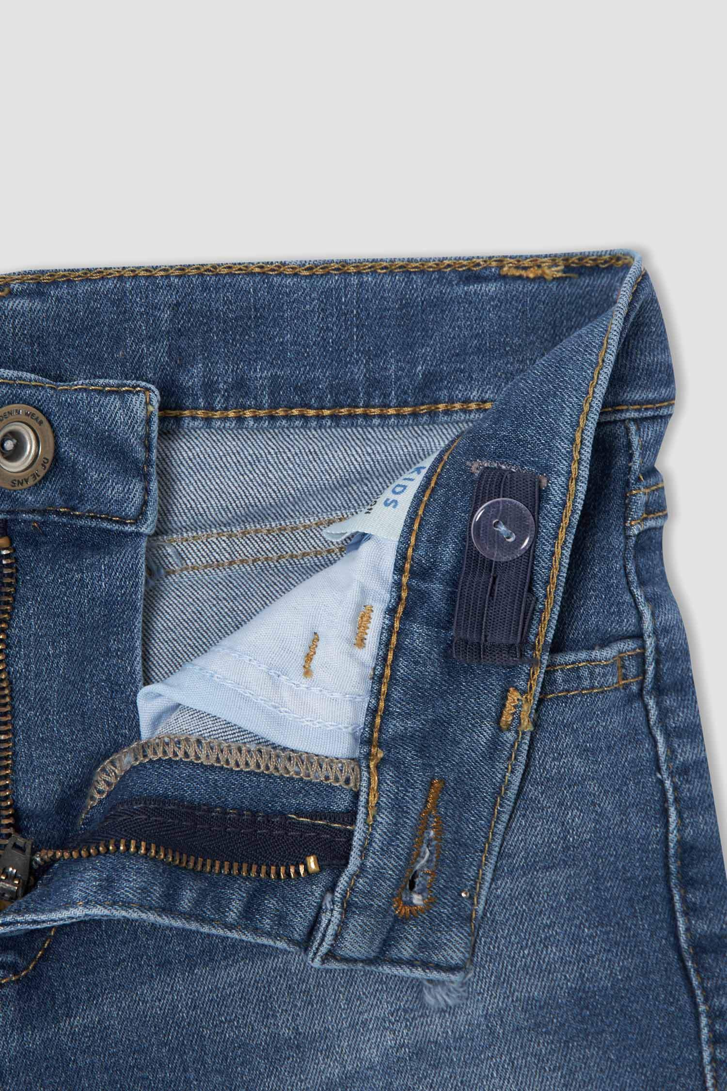 Erkek Çocuk Regular Fit Yıpratma Detaylı Jean Bermuda Şort