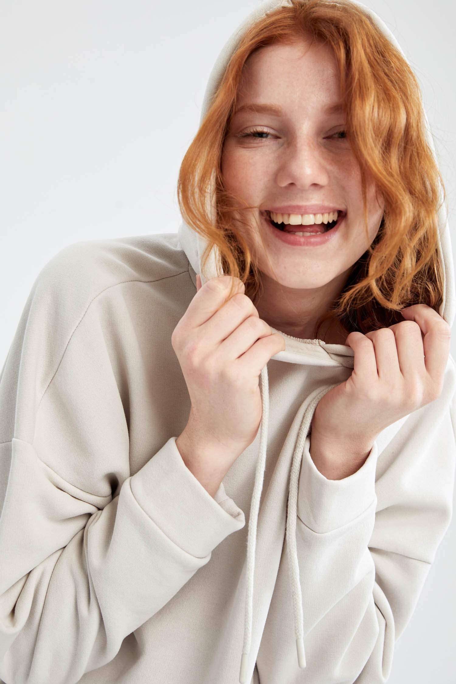 Basic Kapüşonlu İçi Polarlı Relax Fit Sweatshirt