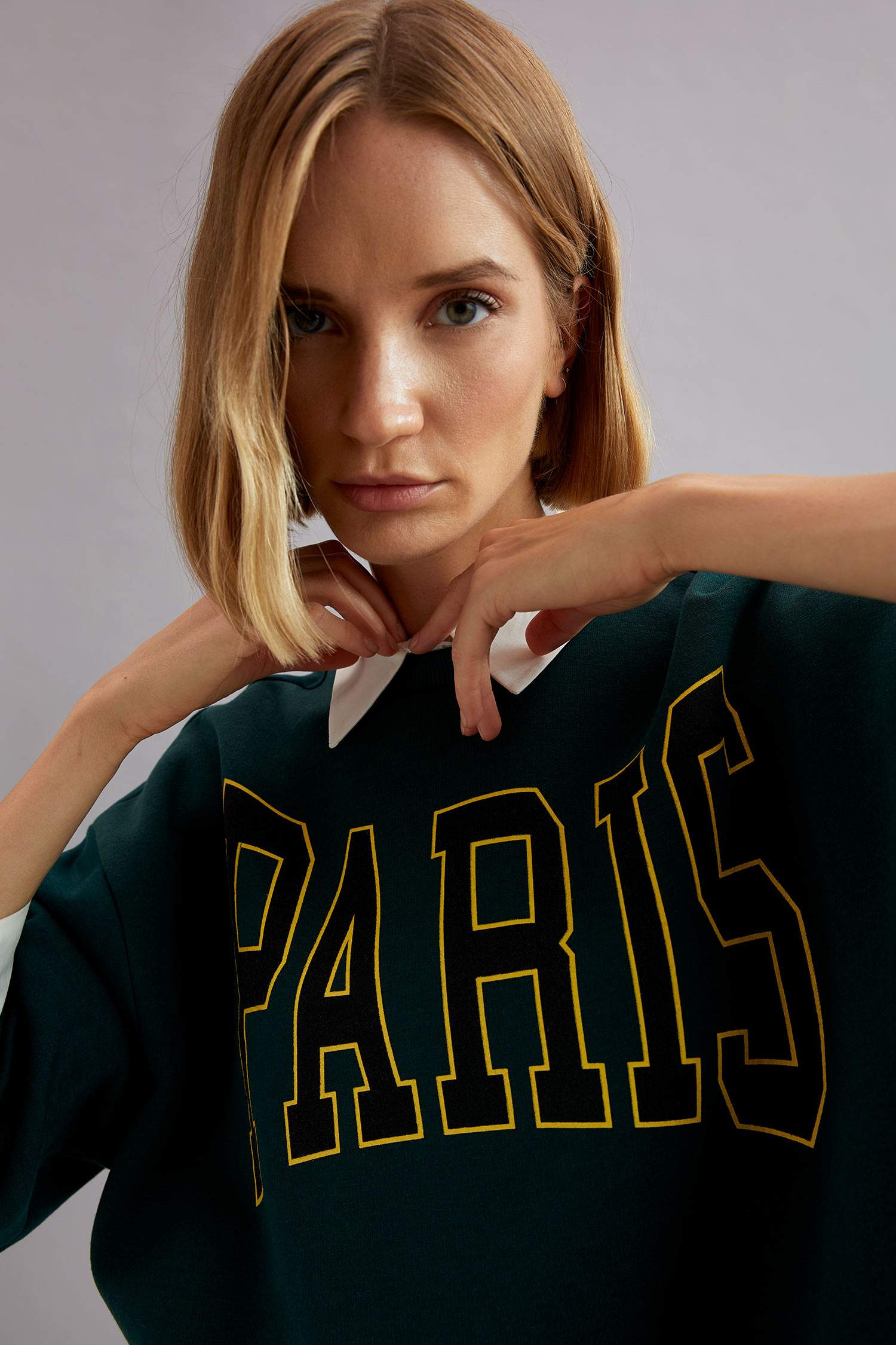 Oversize Fit Bisiklet Yaka Baskılı Uzun Kollu Yırtmaçlı Sweatshirt