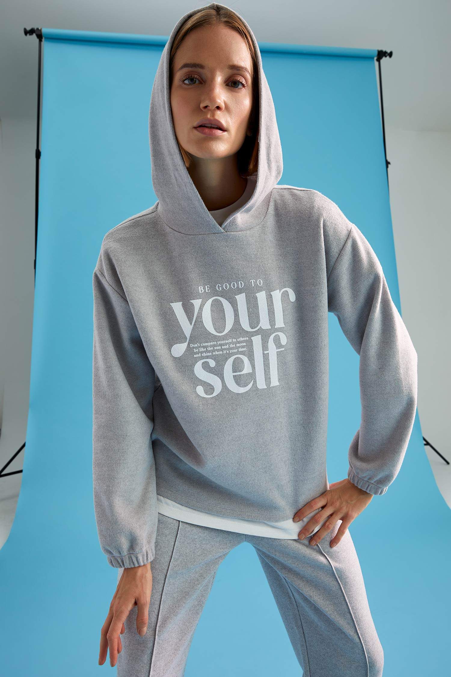 Slogan Baskılı Kapüşonlu Relax Fit Sweatshirt
