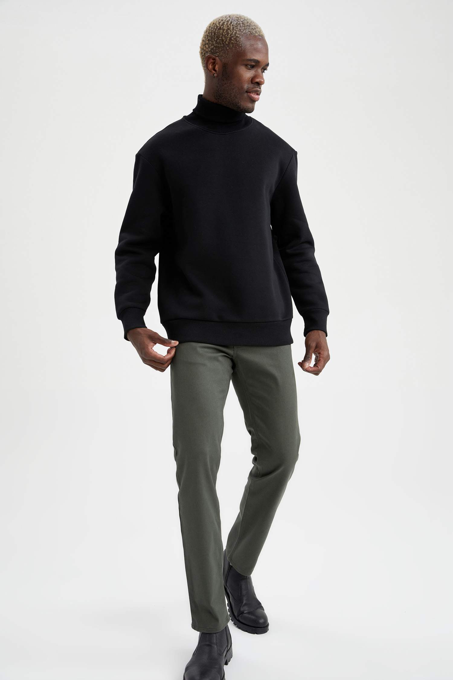 Regular Fit Balıkçı Yaka Sweatshirt