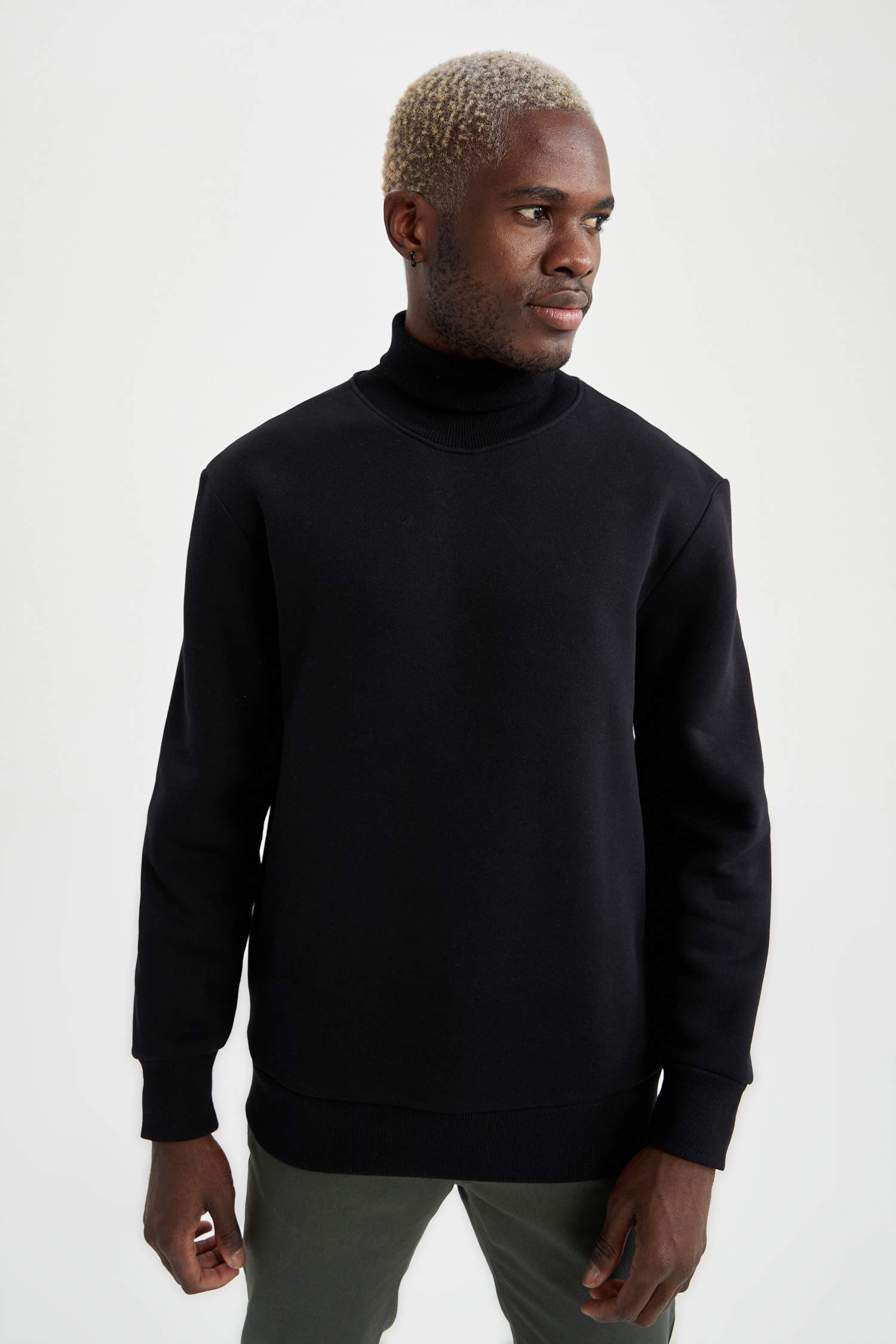 Regular Fit Balıkçı Yaka Sweatshirt