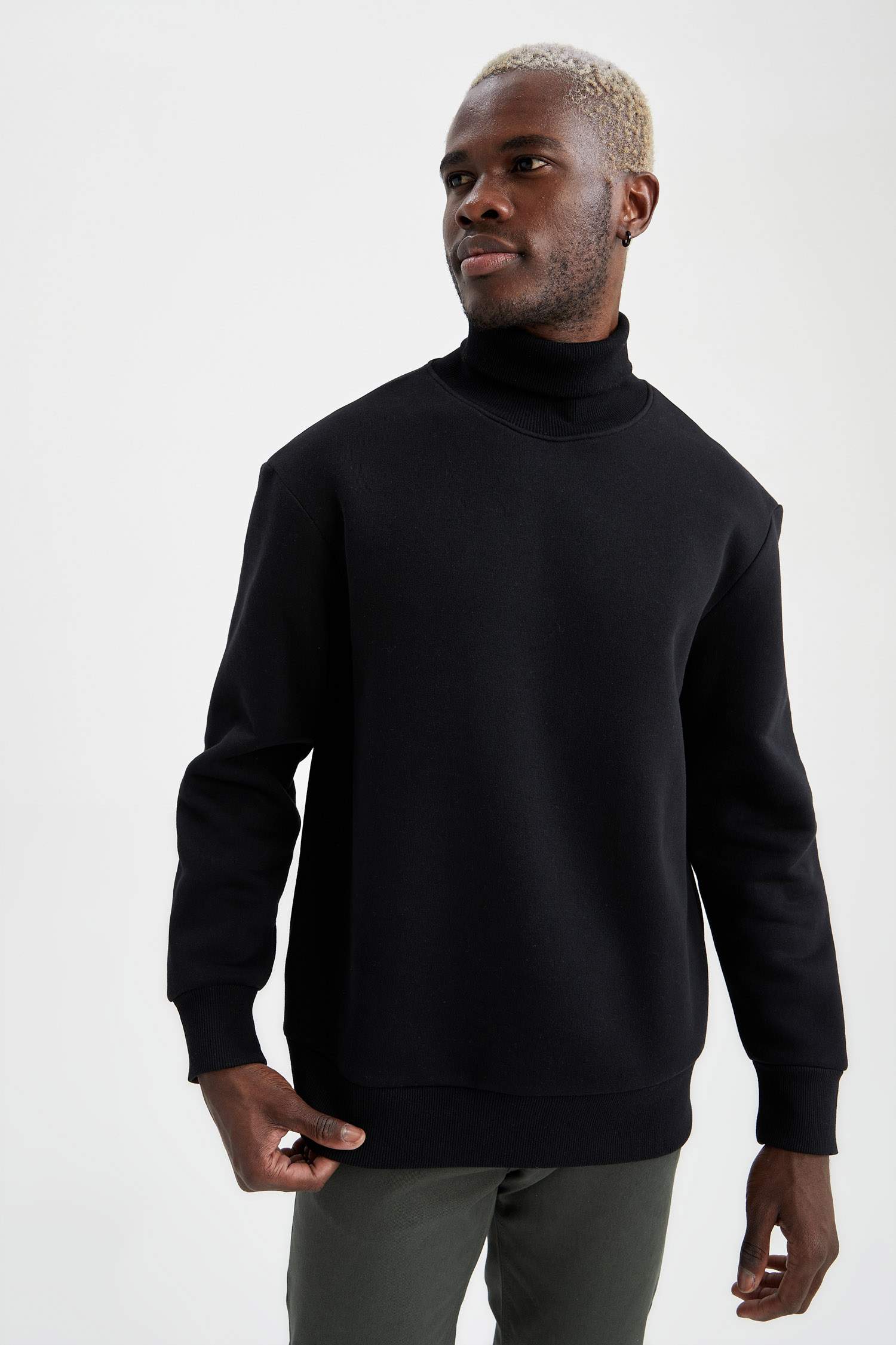Regular Fit Balıkçı Yaka Sweatshirt