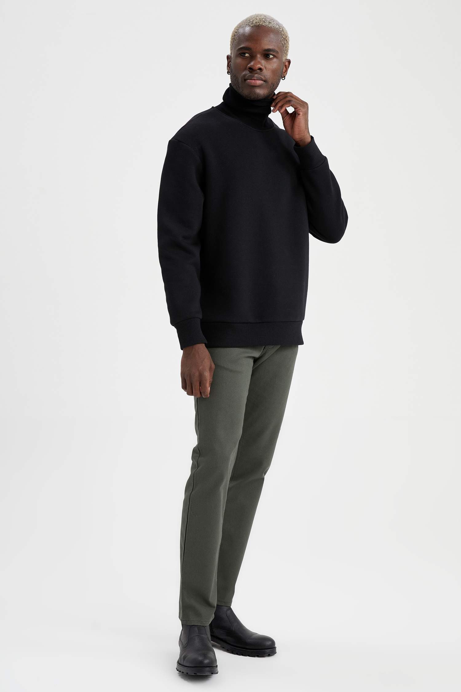 Regular Fit Balıkçı Yaka Sweatshirt