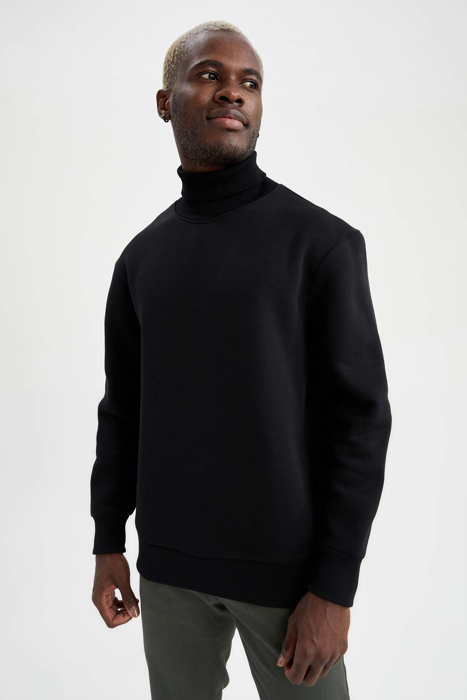 Regular Fit Balıkçı Yaka Sweatshirt