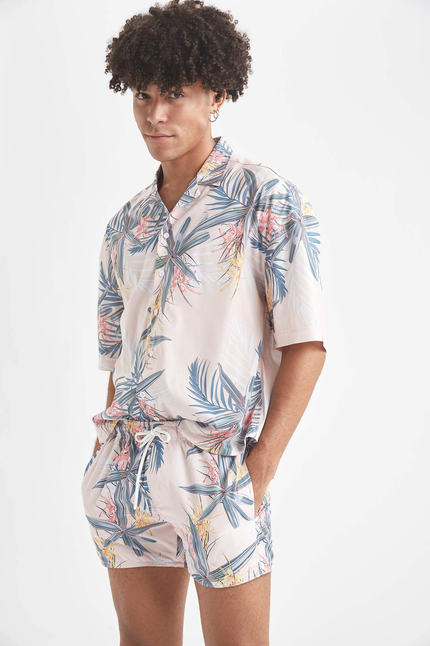 Oversize Fit Floral Desenli Kısa Kollu Gömlek