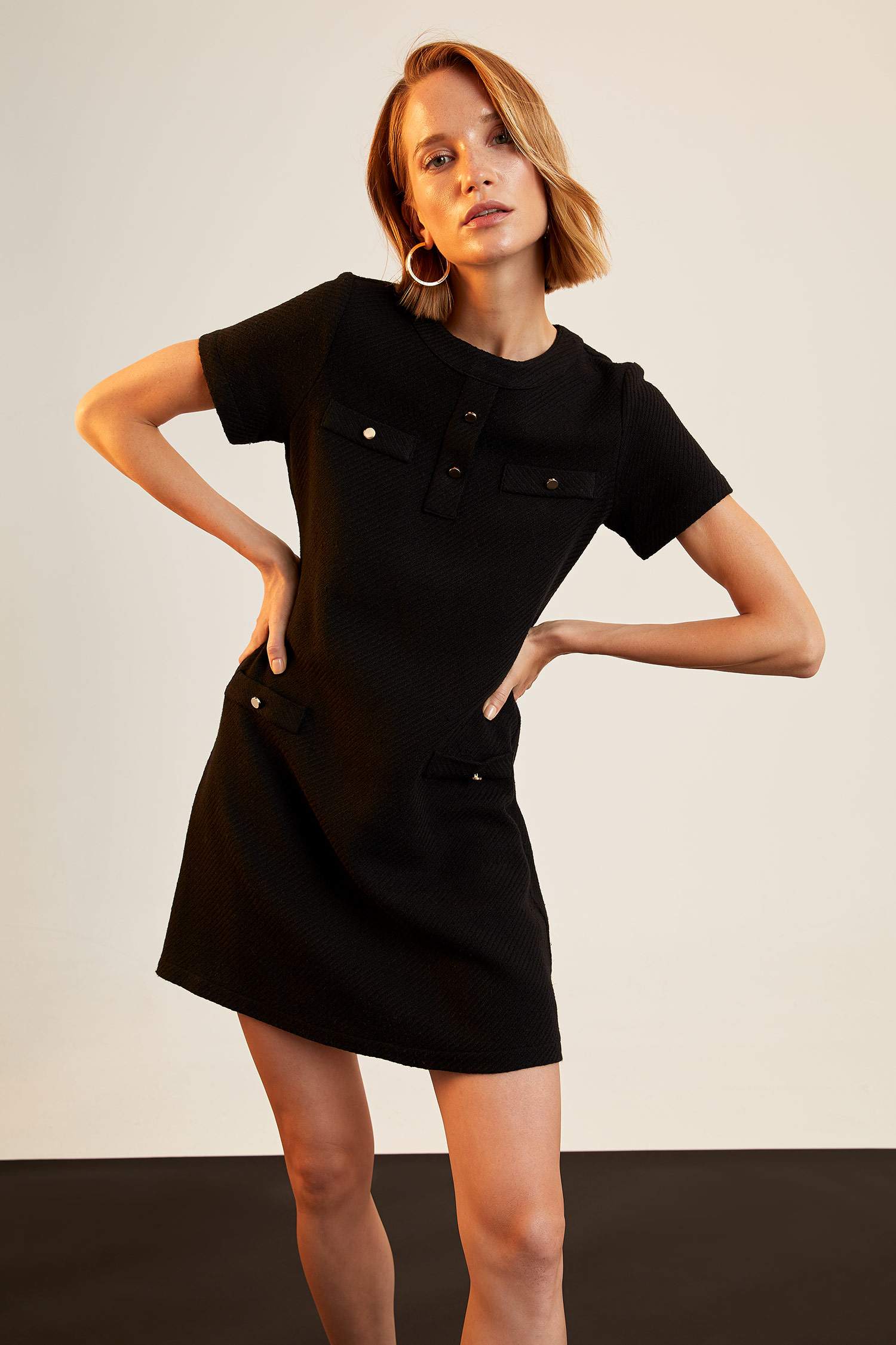 Retro Düğme Detaylı Yaka Relax Fit Kısa Kollu Gabardin Mini Elbise