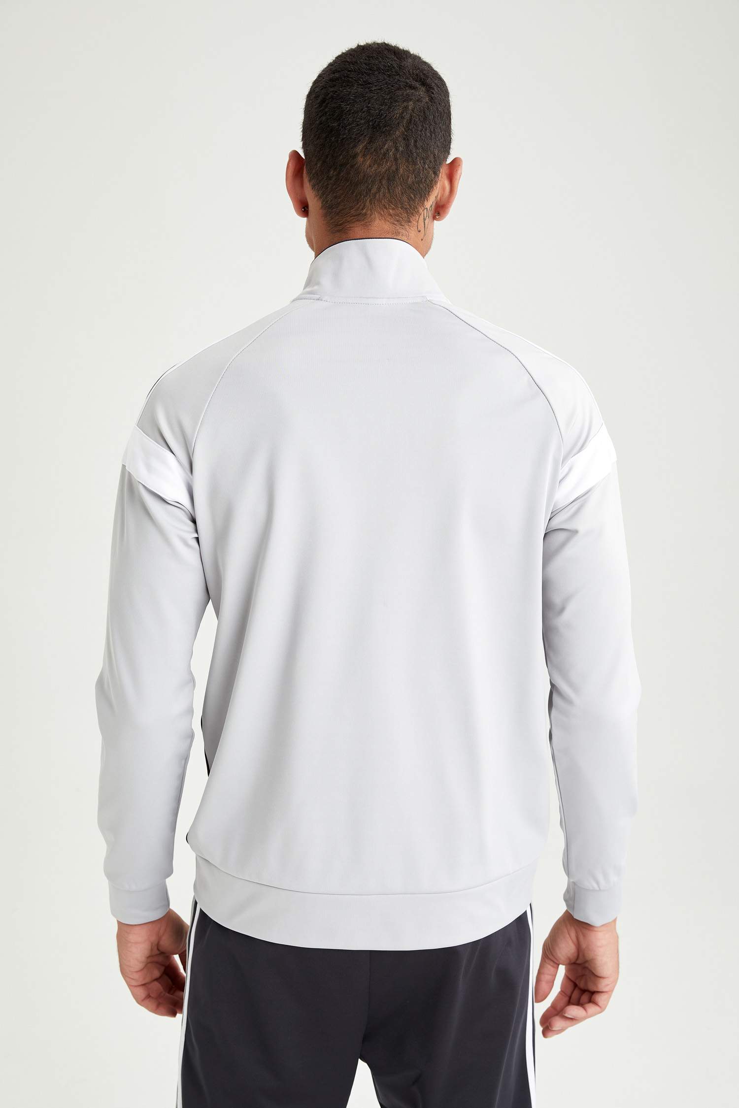 Slim Fit Dik Yaka Fermuarlı Spor Hırka