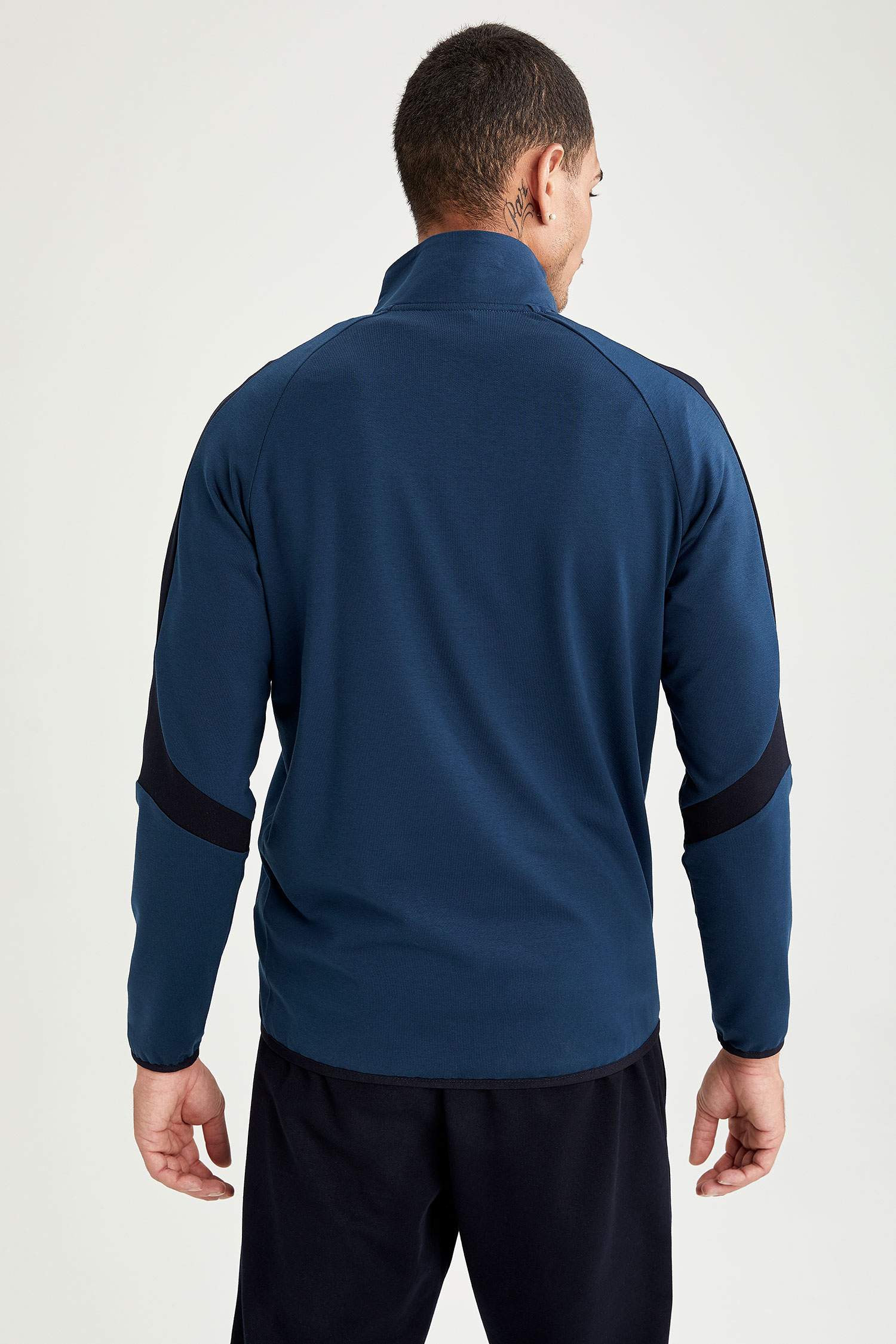 Slim Fit Dik Yaka Fermuarlı Spor Hırka