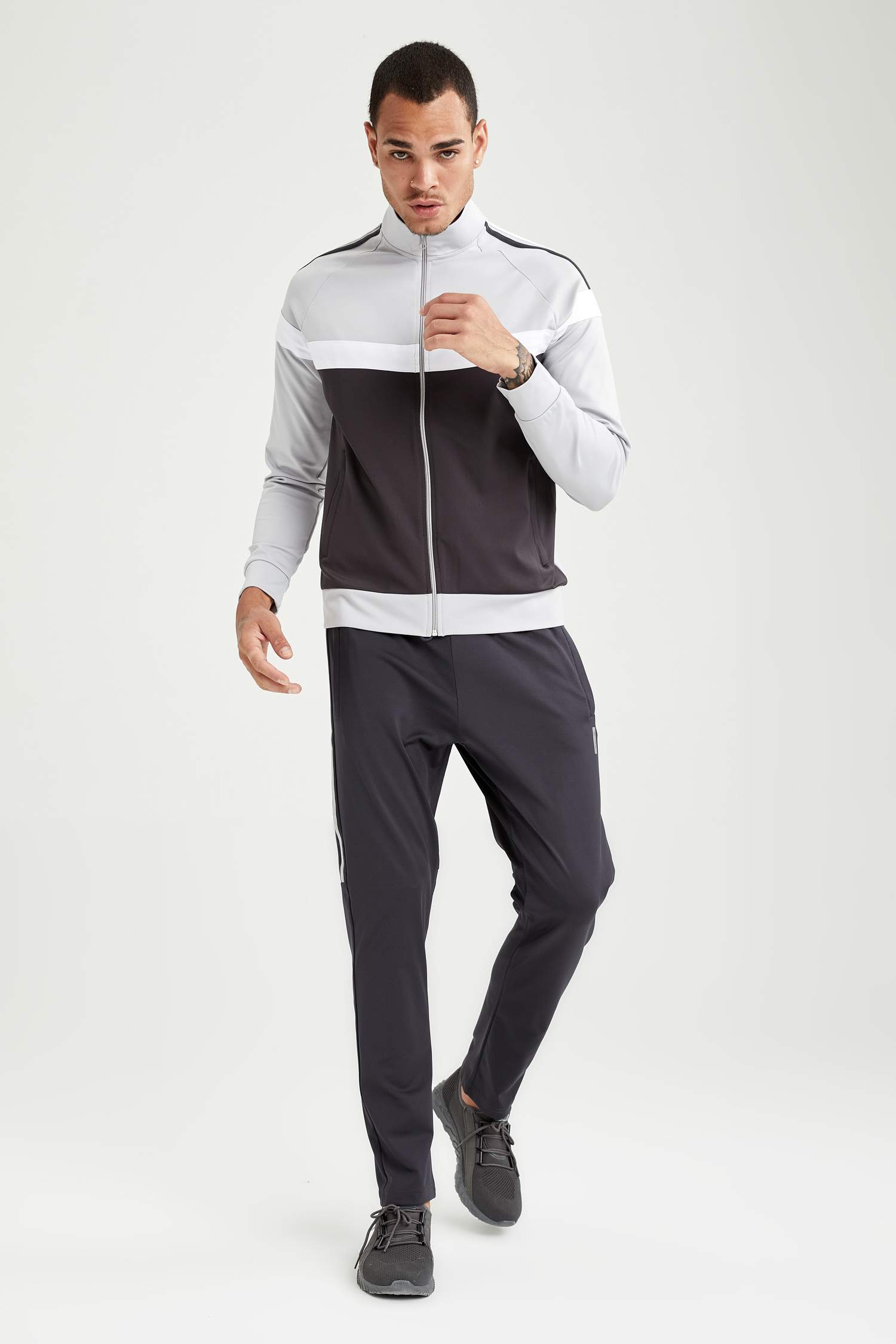Slim Fit Şerit Detaylı Spor Jogger Eşofman Altı