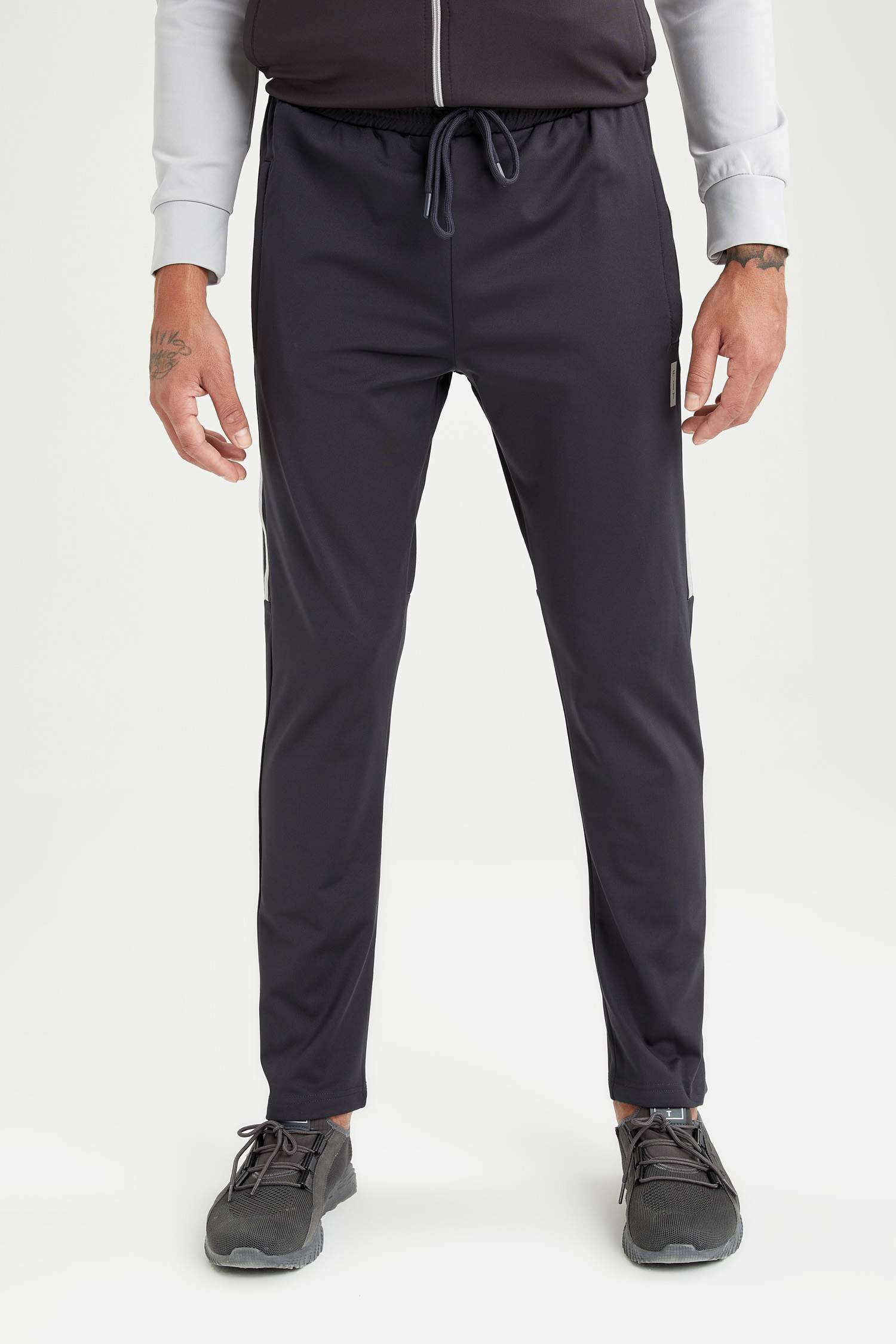 Slim Fit Şerit Detaylı Spor Jogger Eşofman Altı