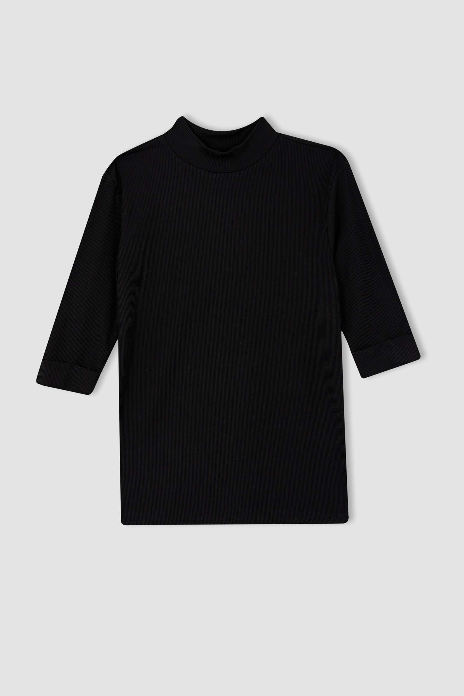 Slim Fit Yarım Balıkçı Yaka Kısa Kollu Tişört