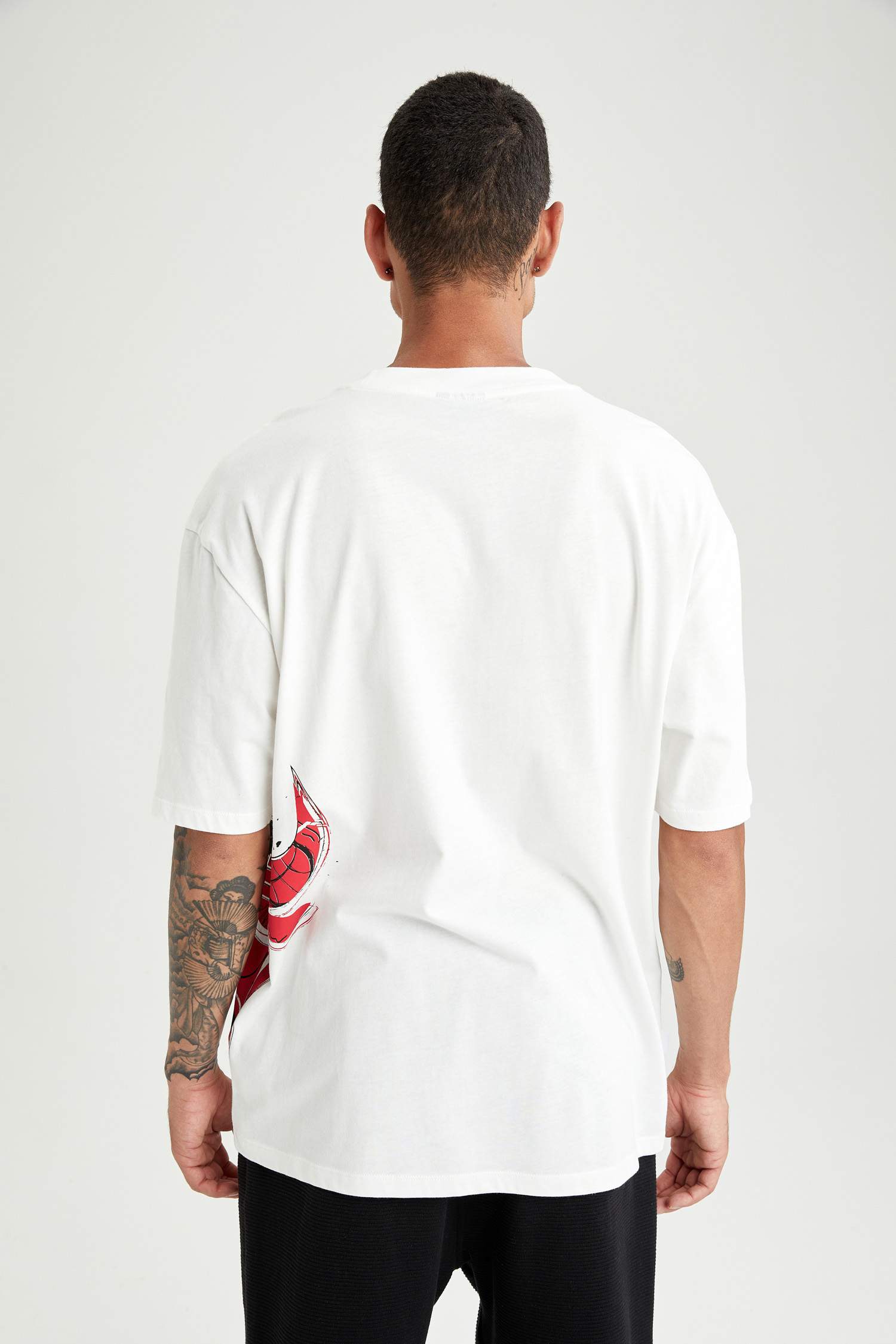 NBA Chicago Bulls Lisanslı Oversize Fit Kısa Kollu Tişört