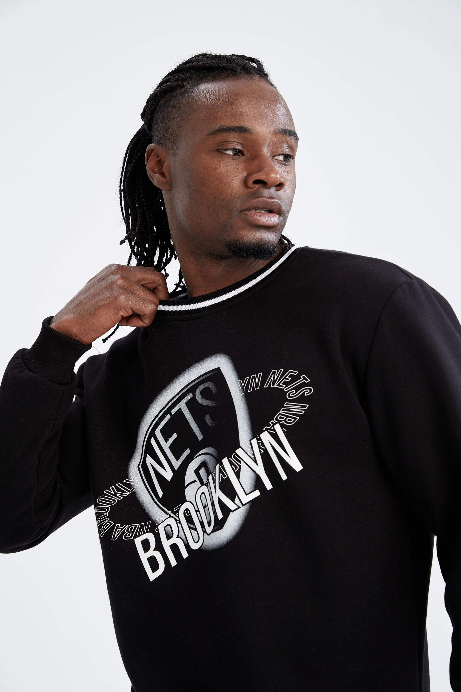 NBA Brooklyn Nets Lisanslı Regular Fit Bisiklet Yaka Sweatshirt